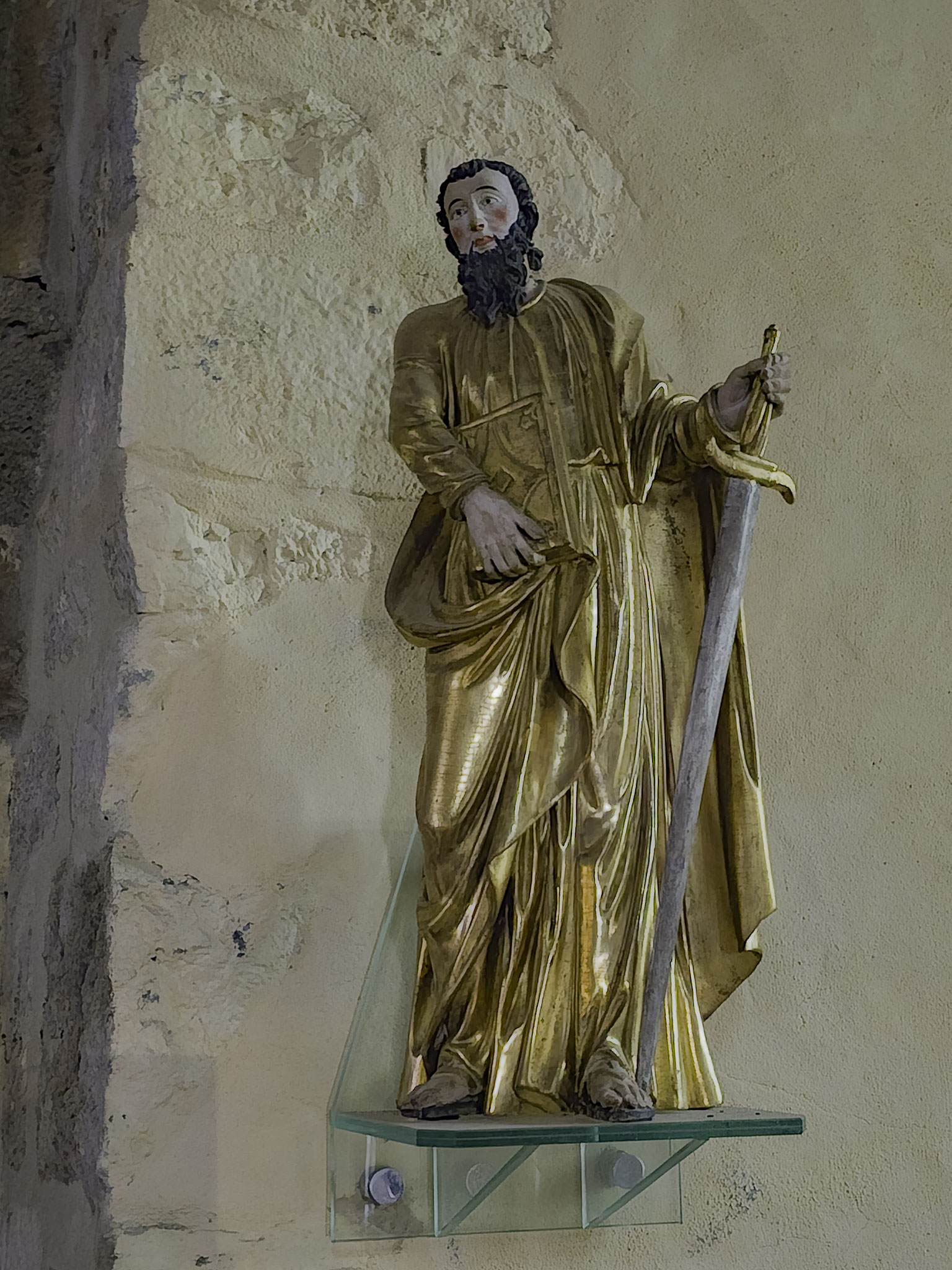 Skulpturen in der Église Saint-Jean-Baptiste in Larrau