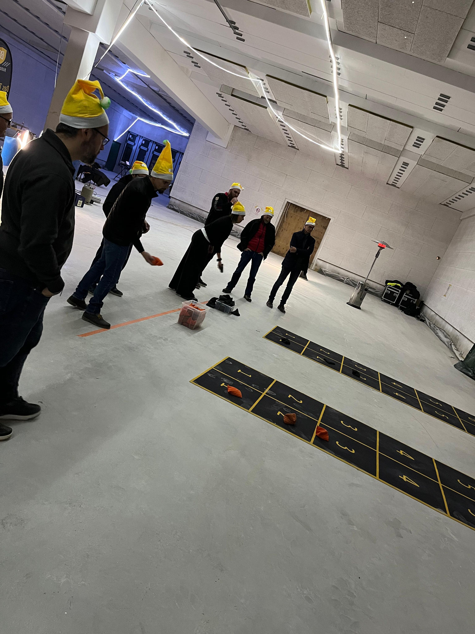 "Erstaunlich wie selbst üblicherweise verhalten agierende Kolleg*innen bei BuddyBash zu dynamischen Teamantreiber*innen mutieren! ;)" - Claus Wehmeyer, Kfm. Senior Projektleiter, ZECH Bau SE (19.12.24)