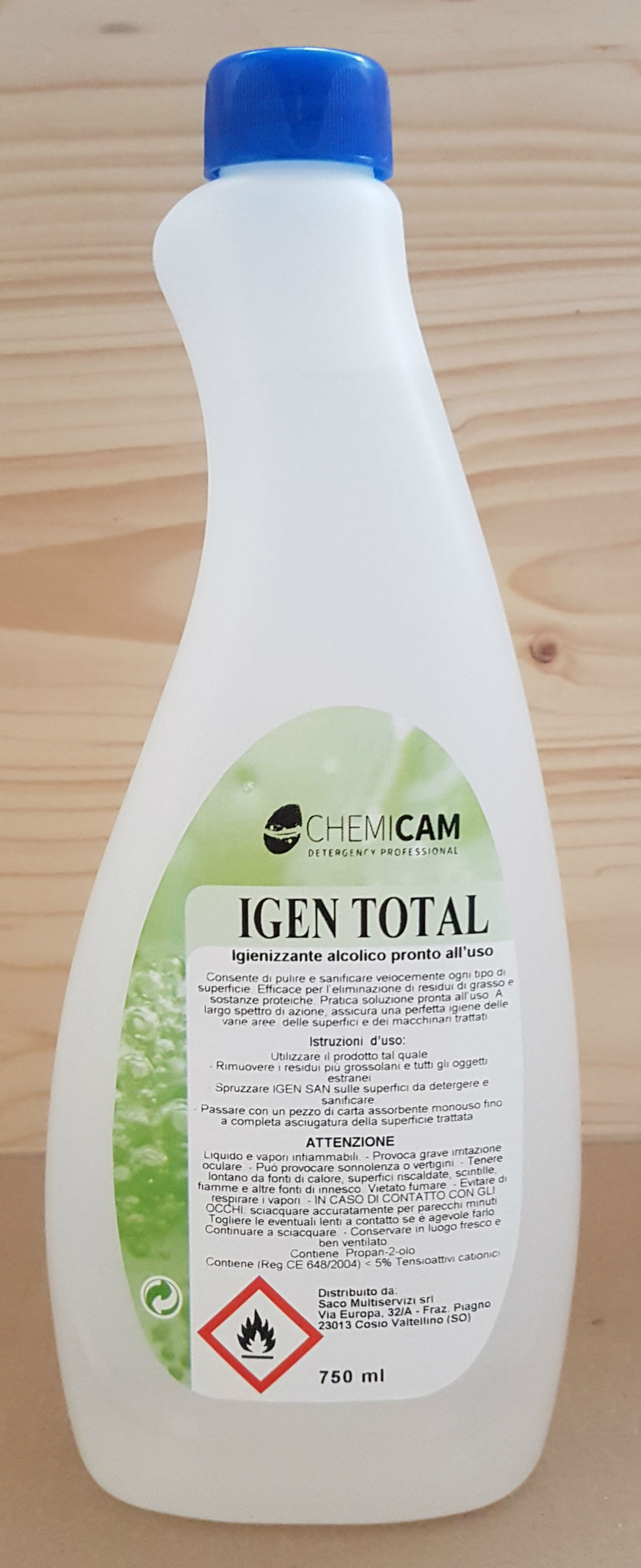 IGIEN TOTAL - Detergente con azione sanitizzante, a base di sali quaternari d'ammonio ed alto contenuto di alcool per favorire una rapida evaporazione.