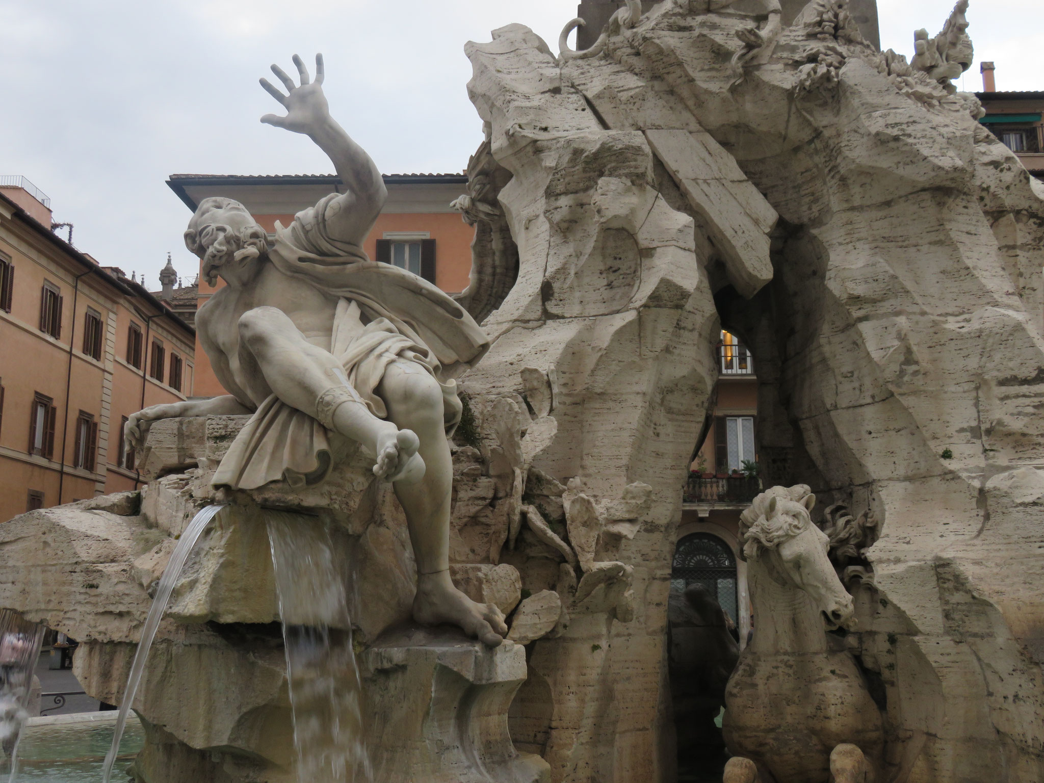 Piazza Navona : fontaine des quatre fleuves