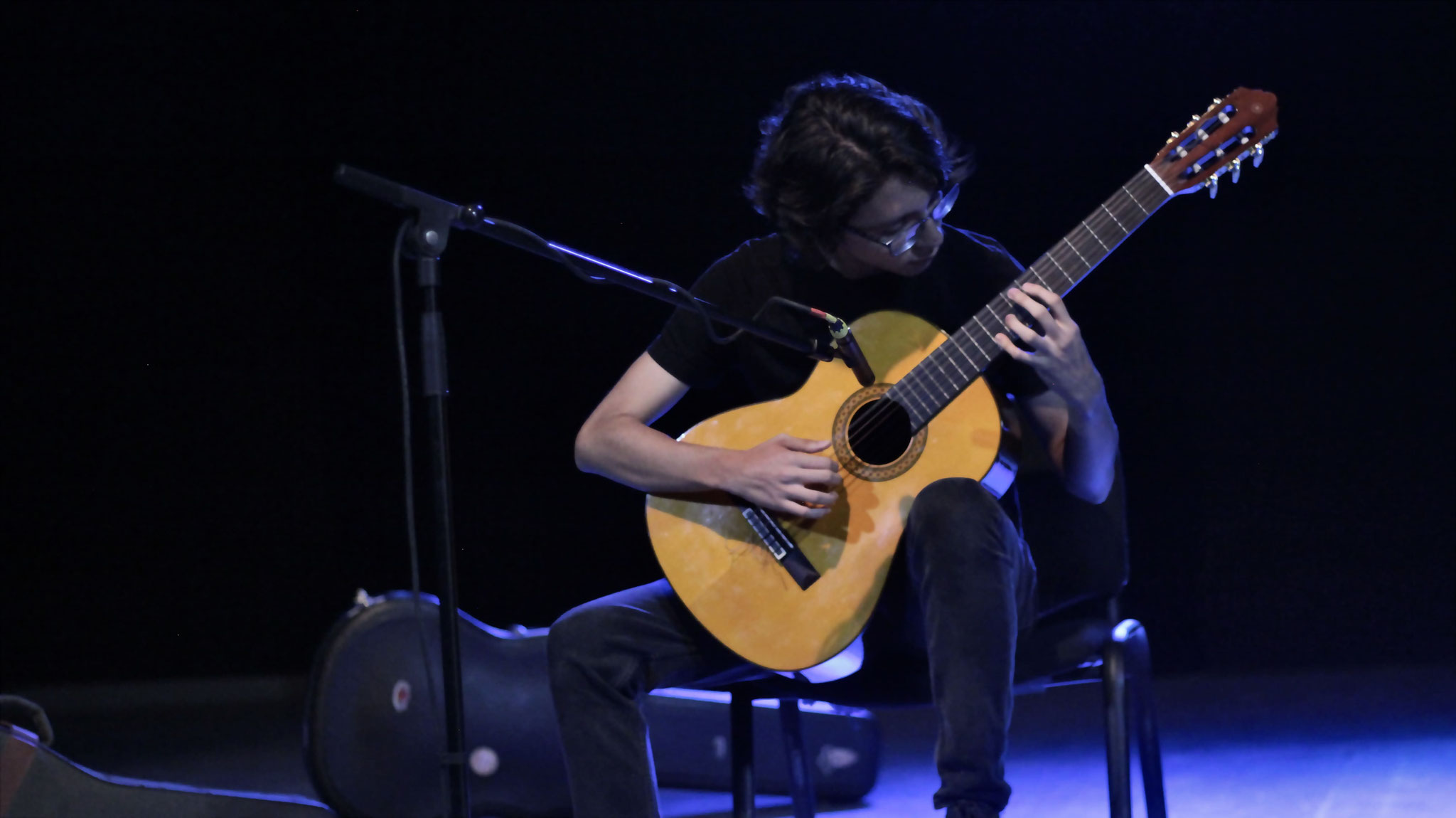 Presentación de música "Recital de guitarra" dirigido por Iván Cavazos y Javier Ortiz