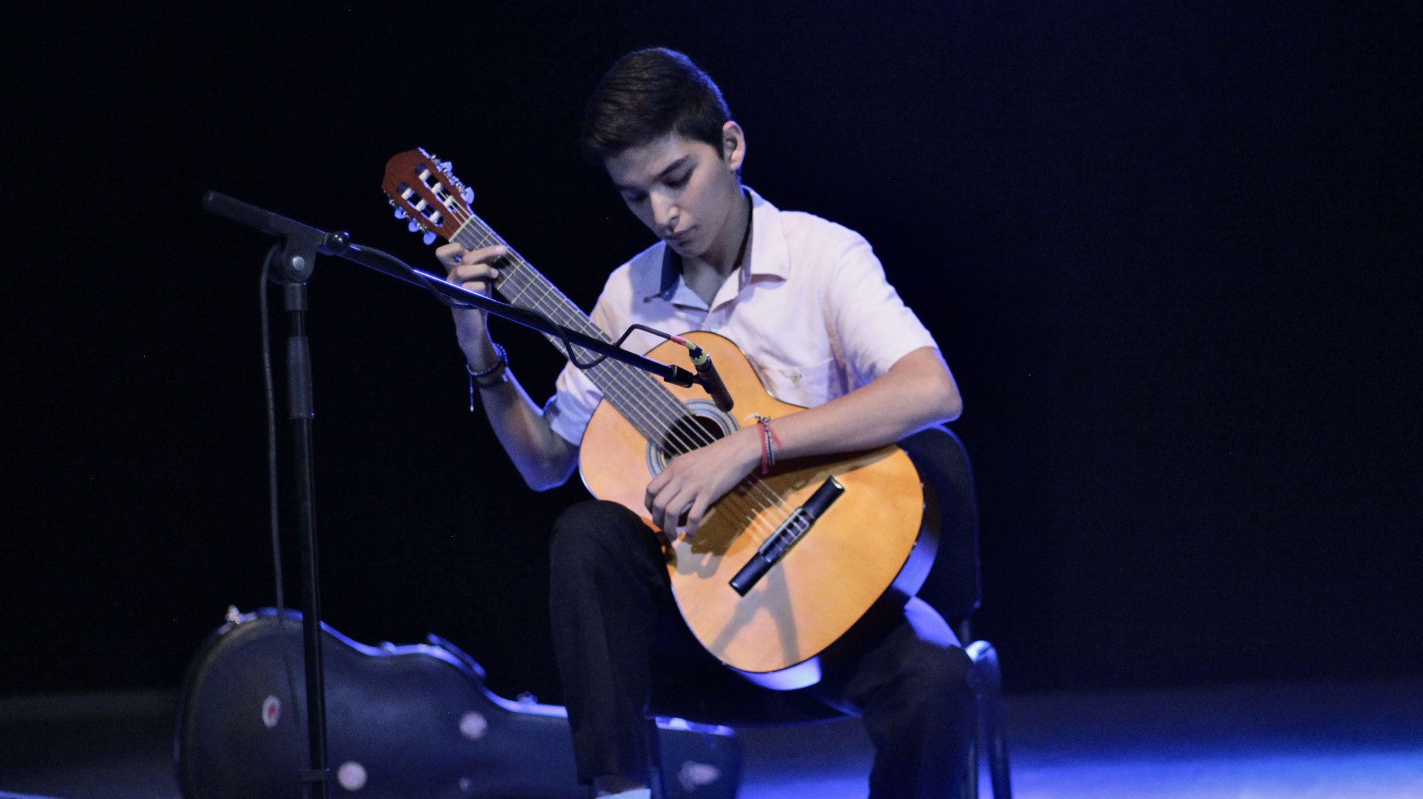 Presentación de música "Recital de guitarra" dirigido por Iván Cavazos y Javier Ortiz