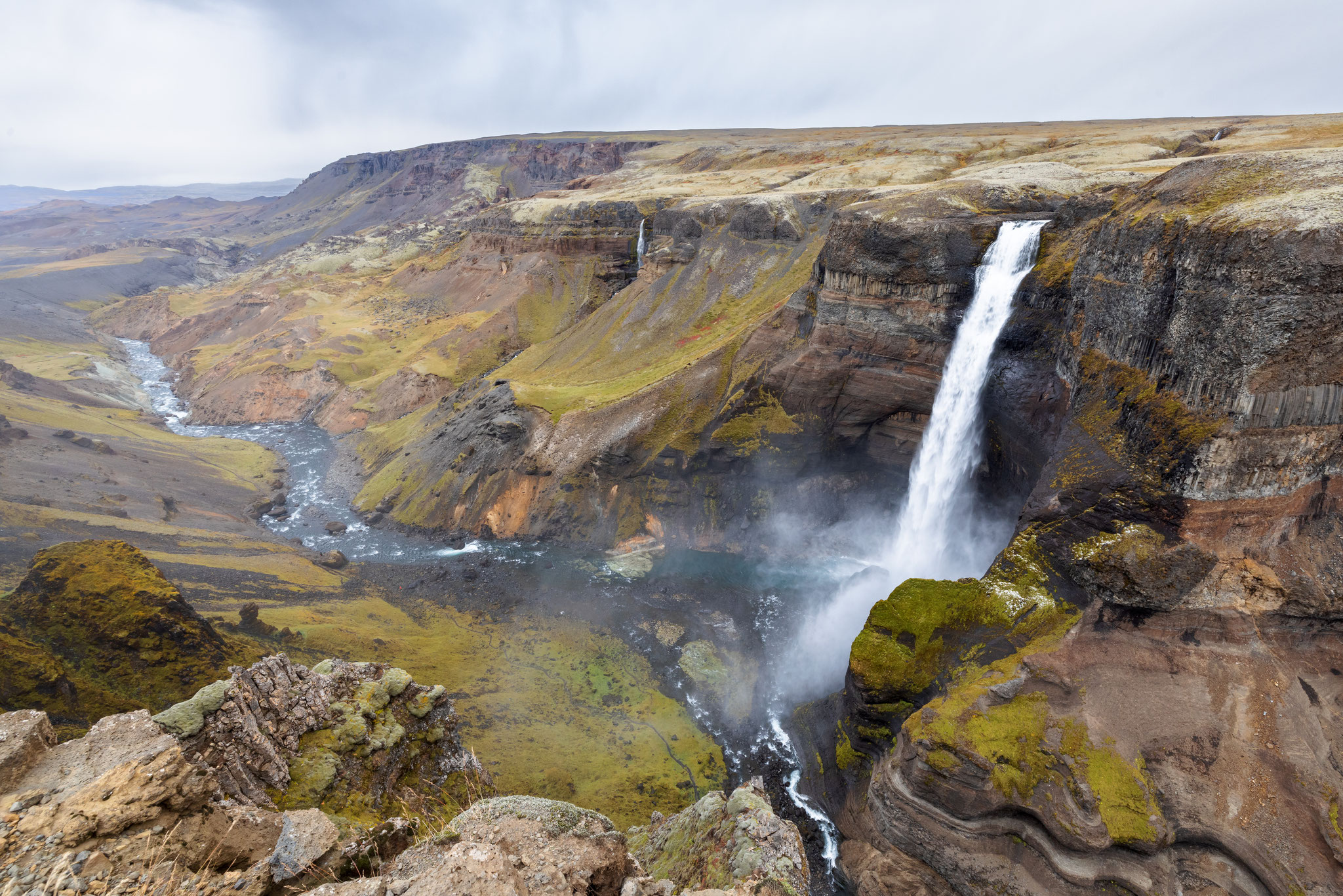 An Wasserfällen besteht in Island kein Mangel - aber der Haifoss ist mit 122 Metern Höhe und dem atembraubenden Canyon doch noch etwas Besonderes