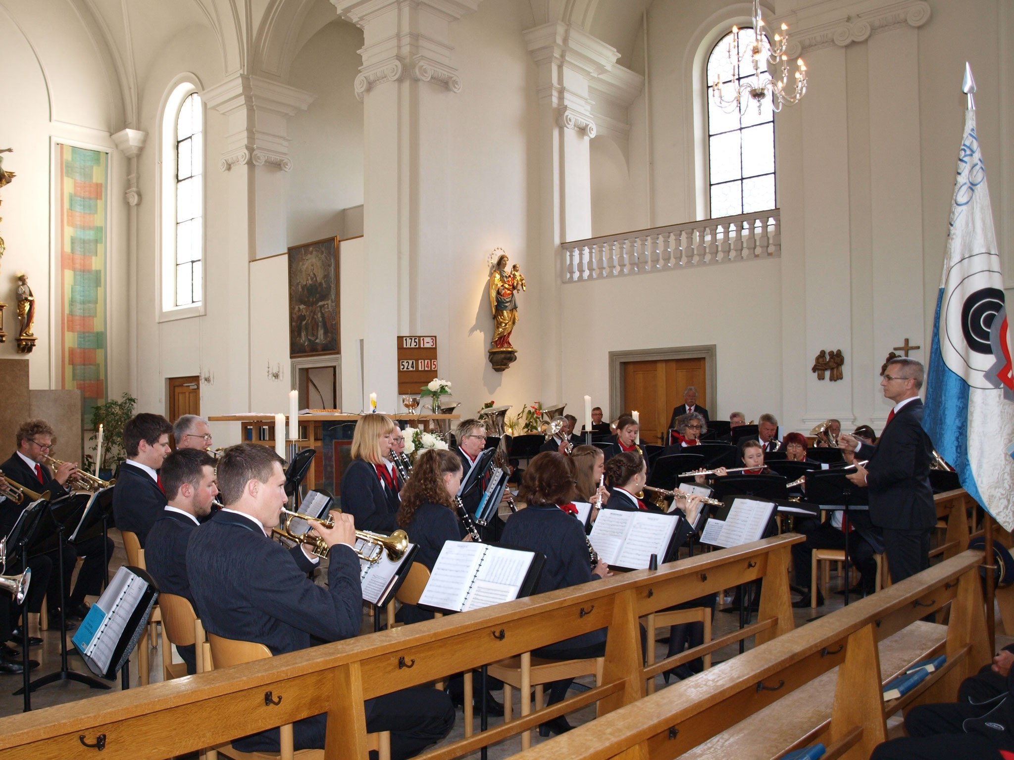 Die Feldmusik umrahmte den Gottesdienst musikalisch.