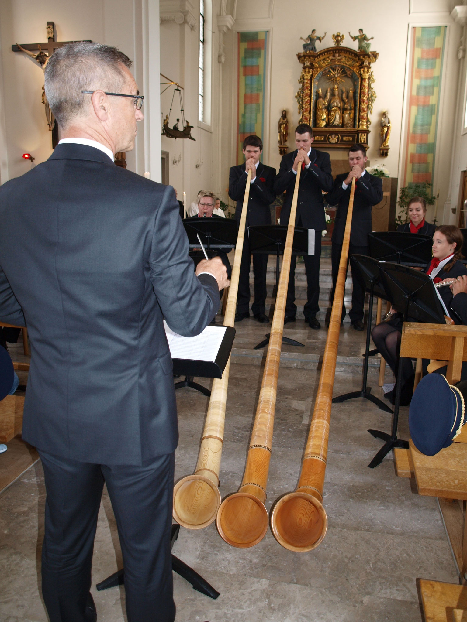 Unsere drei Alphornisten füllten die Kirche mit wunderschönen Klängen.