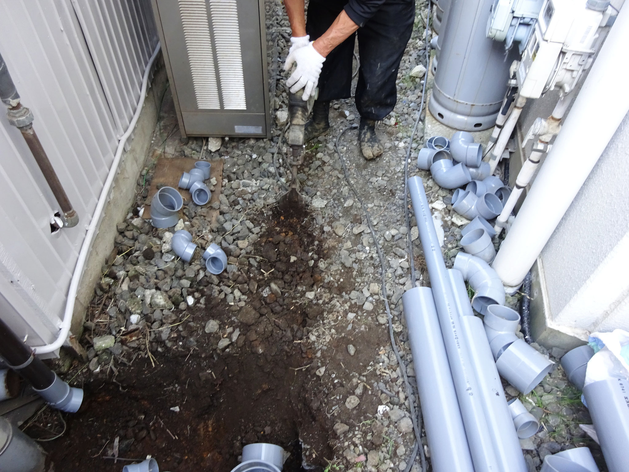 ⑨雨水配管の設置