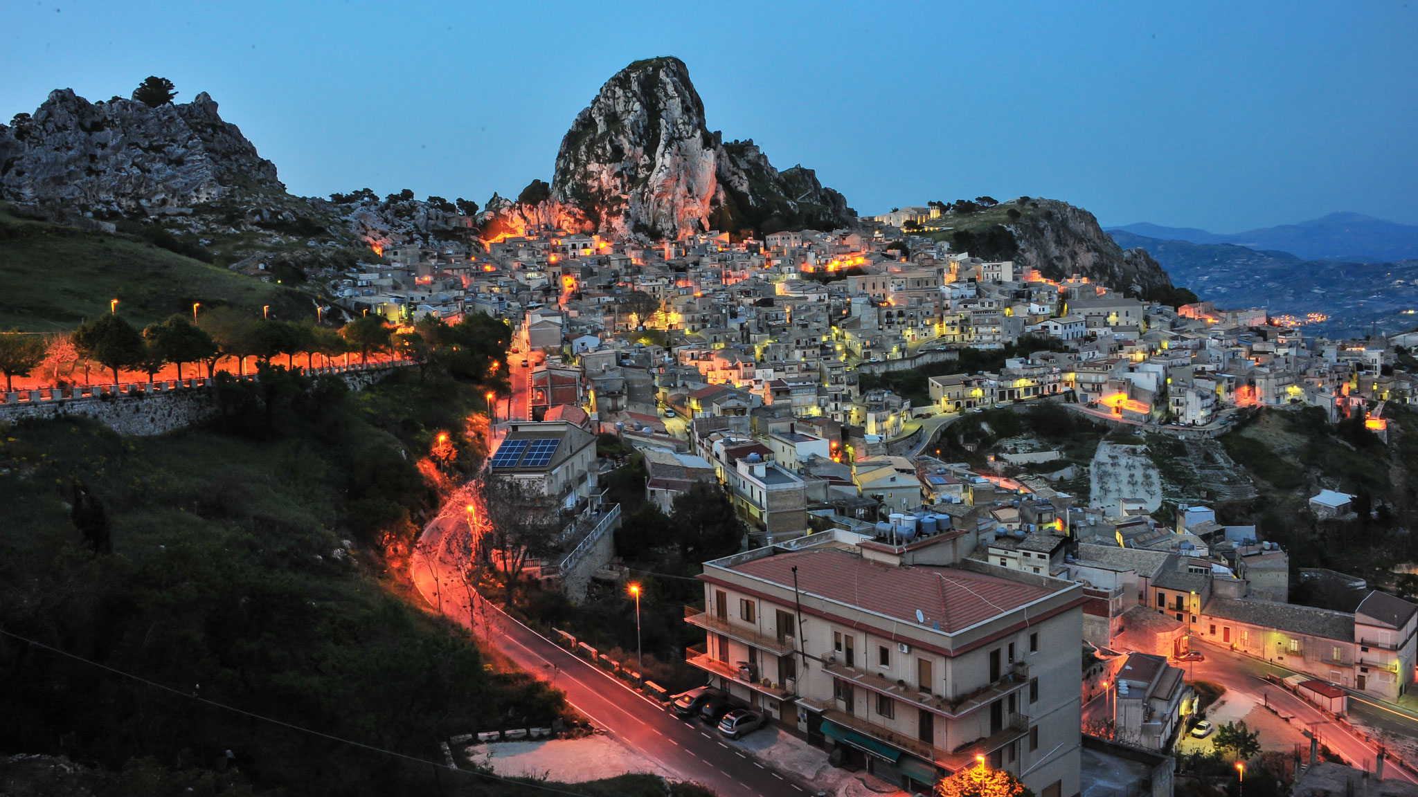 Sicilia, Village on the top of a mountain