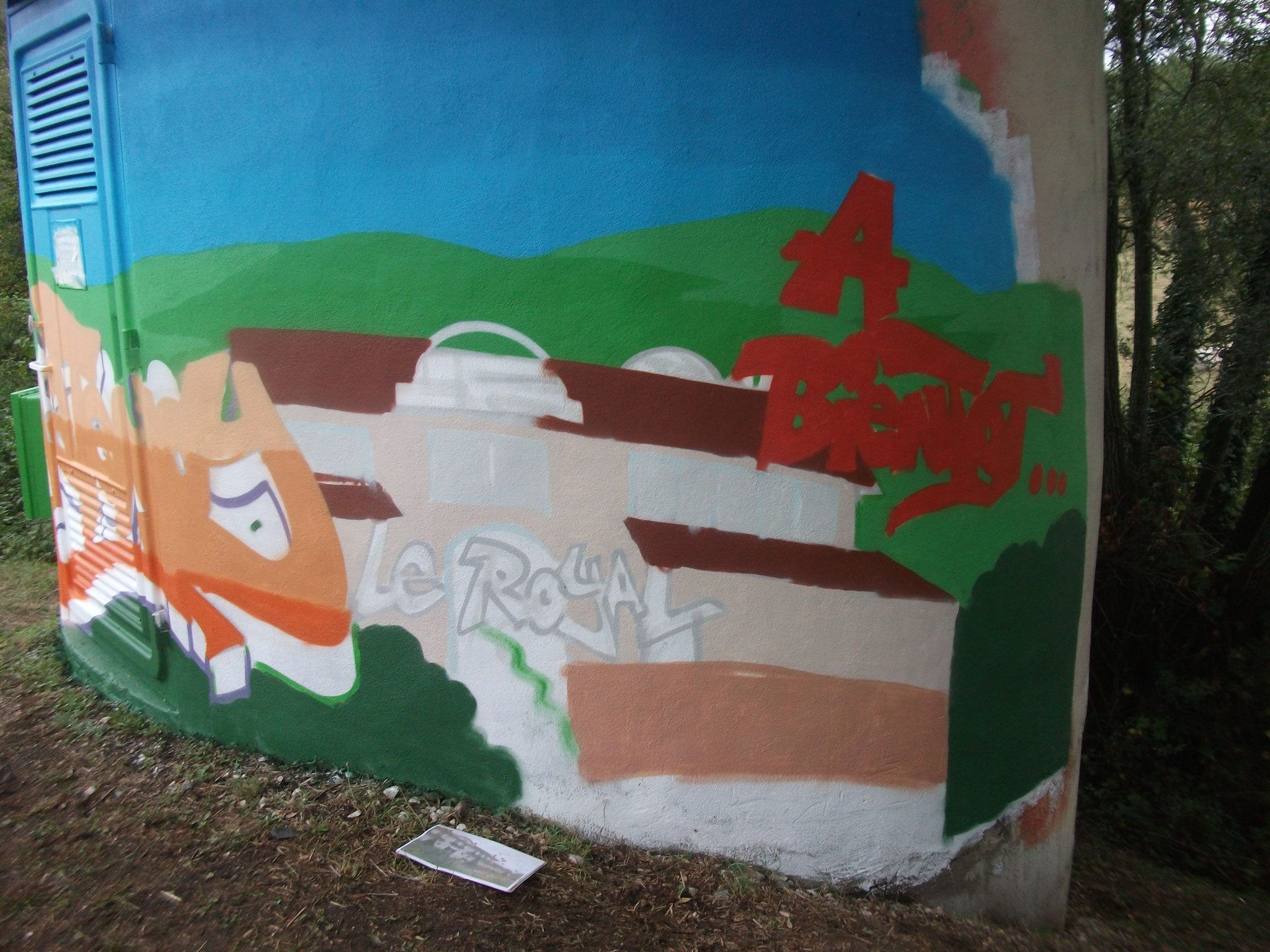 Rénovation et décoration de la station de pompage sur la route de Givry avec le graffeur SNARE