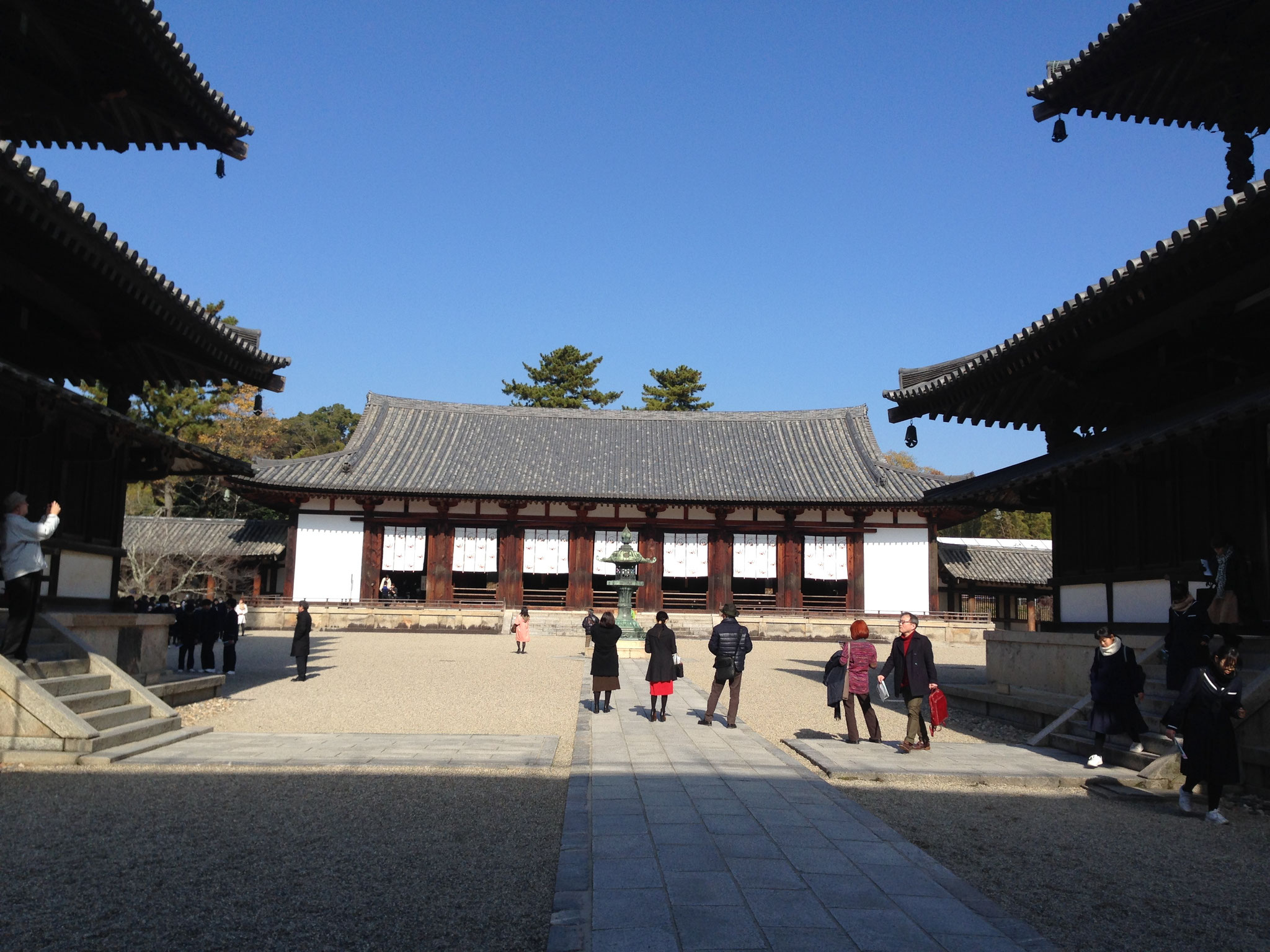 法隆寺　桂昌院銅灯籠
