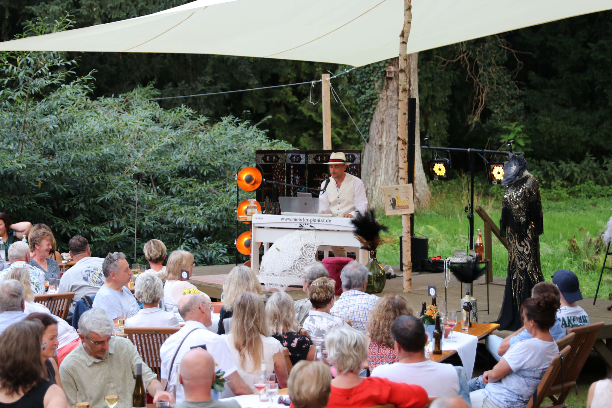Ein Stück Kulturgeschichte: Thomas Kübler singt Reutter-Couplets erstmals live in Krumke
