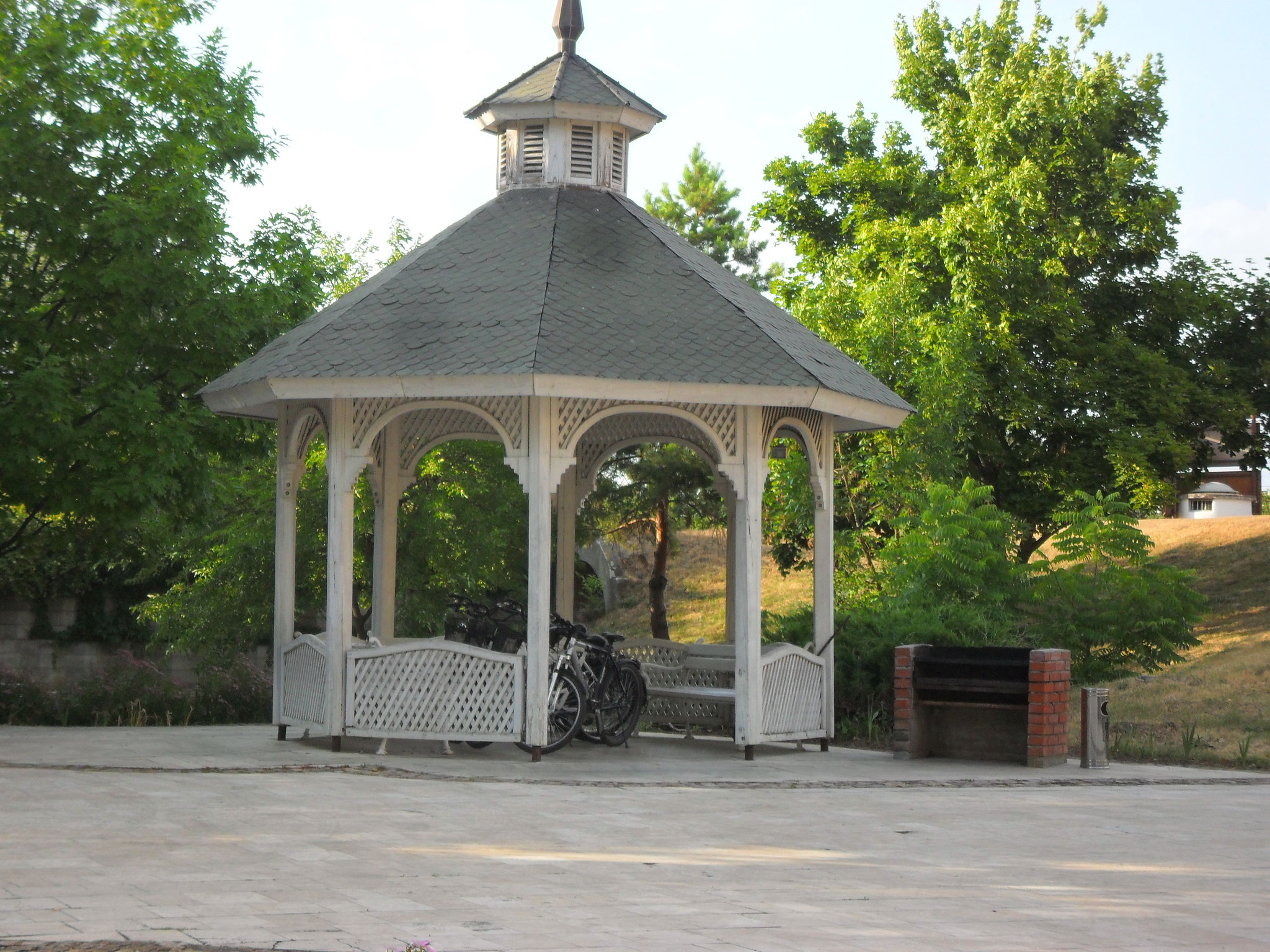 Der Pavillon mit Fahhrädern zum ausleihen