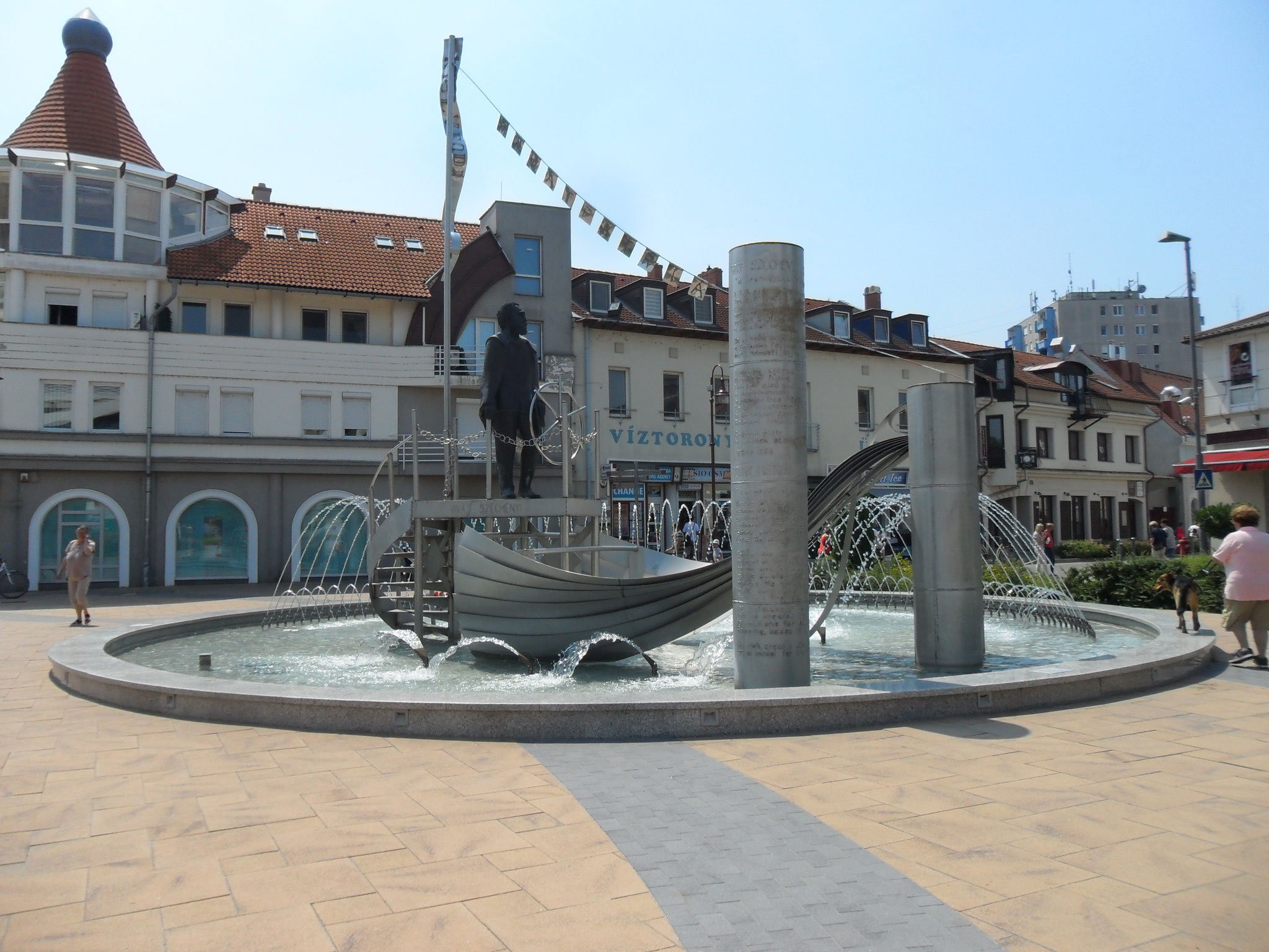 Ein Brunnen im Zentrum der Stadt
