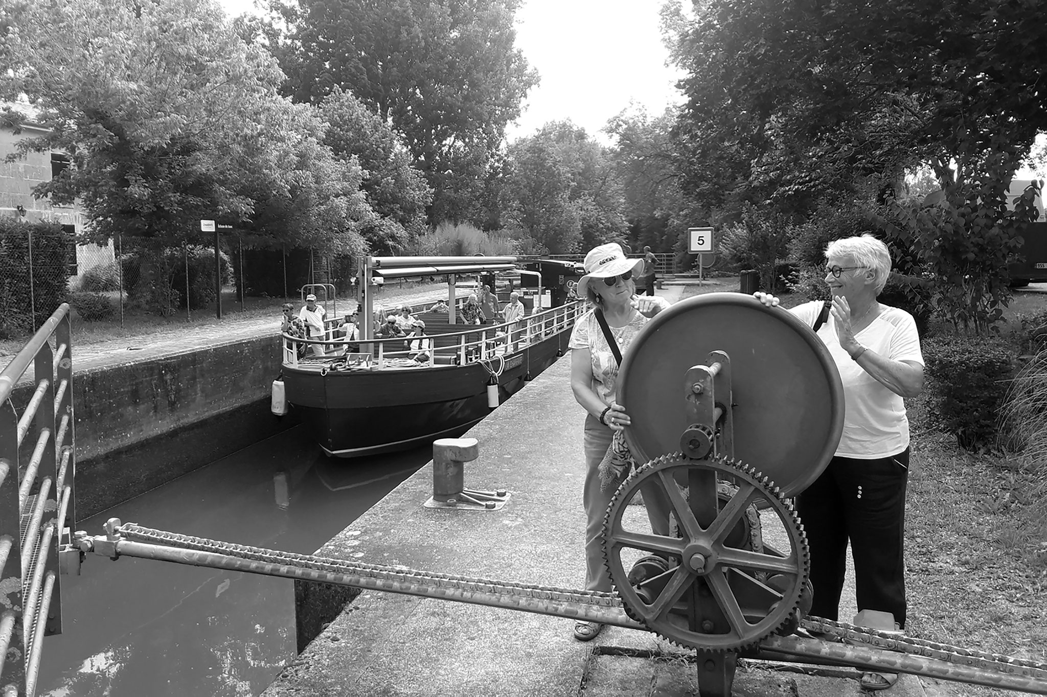 Les bateaux vont par le monde ...