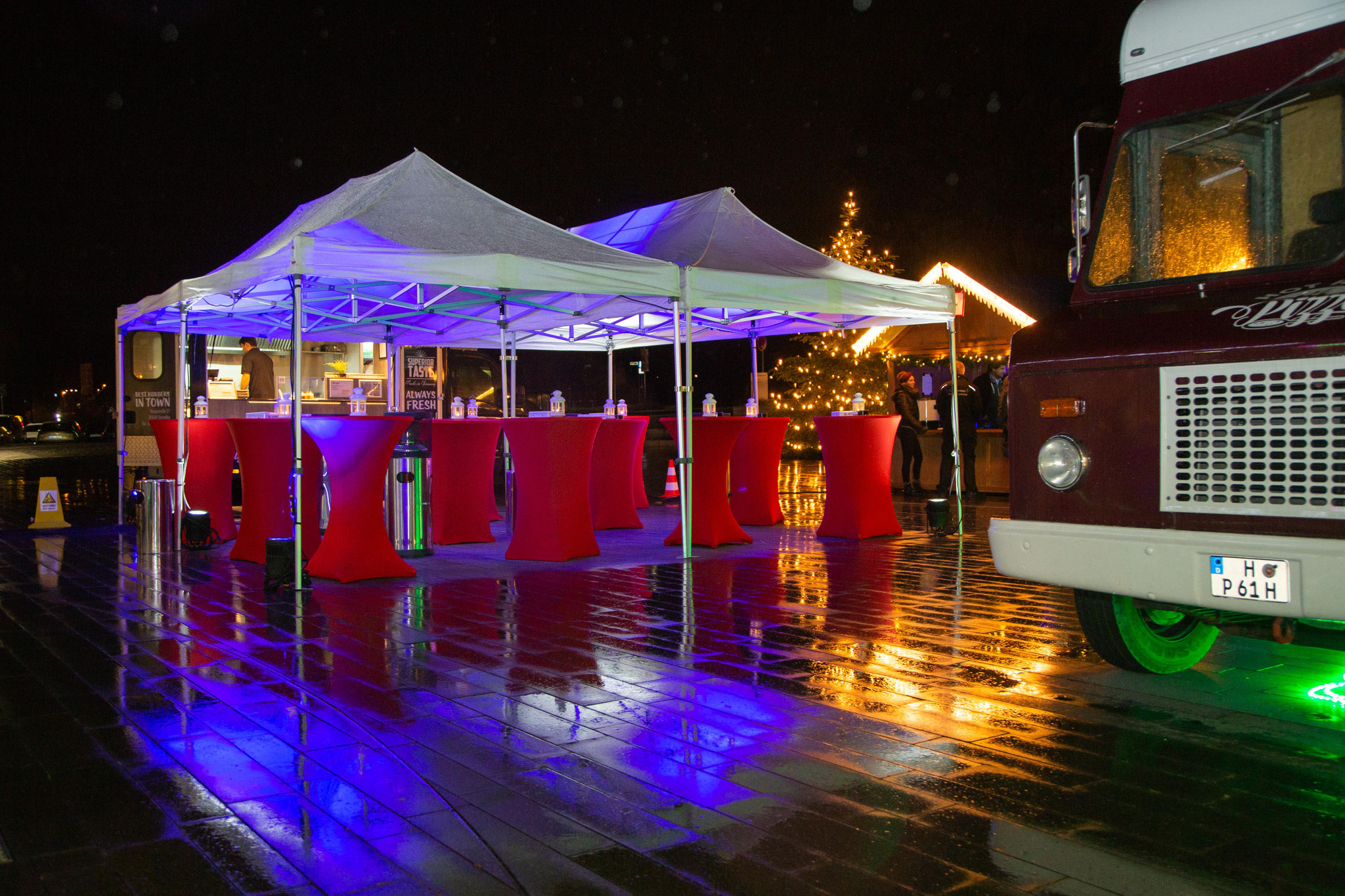<h2>NEU! Streetfood Weihnachtsmarkt</h2> Auch zu Weihnachten können Sie leckere Burger und Burritos geniessen.