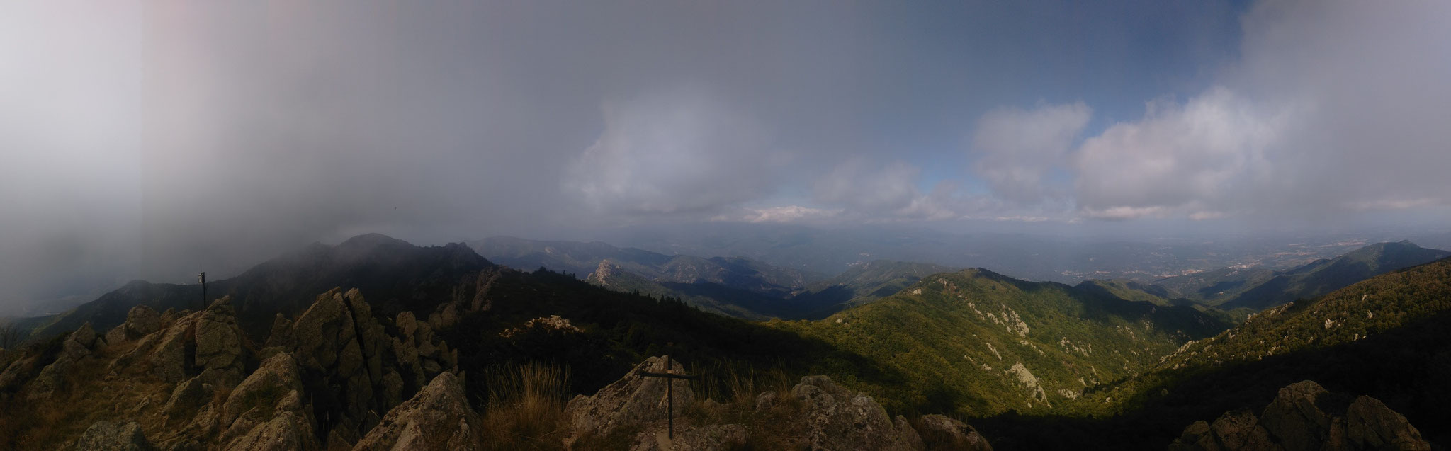 Arrivée au Roc (1450 m) avec les nuages !