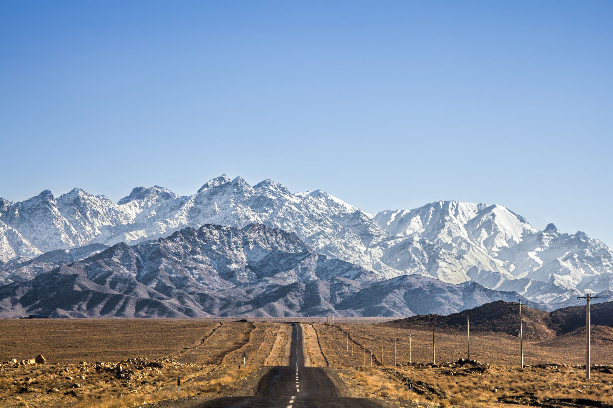 Karkas Mountains - Iran © 2017 Nik Schwald.