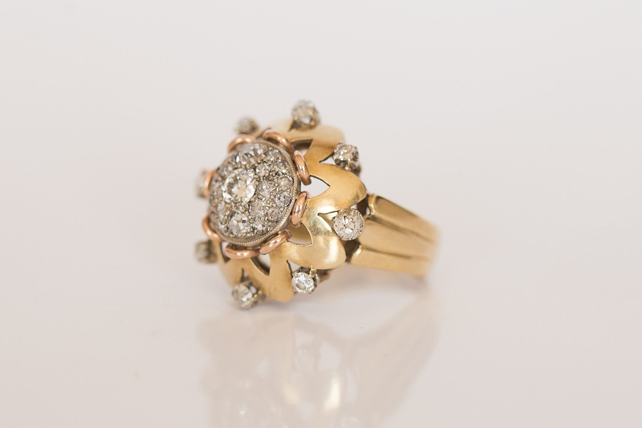 Vintage Blumenring in 14 kt Gelbgold mit Brillanten