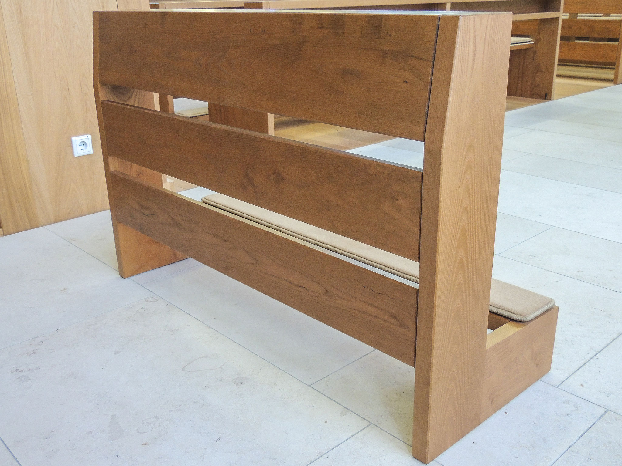 Traubänke - Kirchenbänke - Die Kirchenbankschreiner.de - B+M Eller