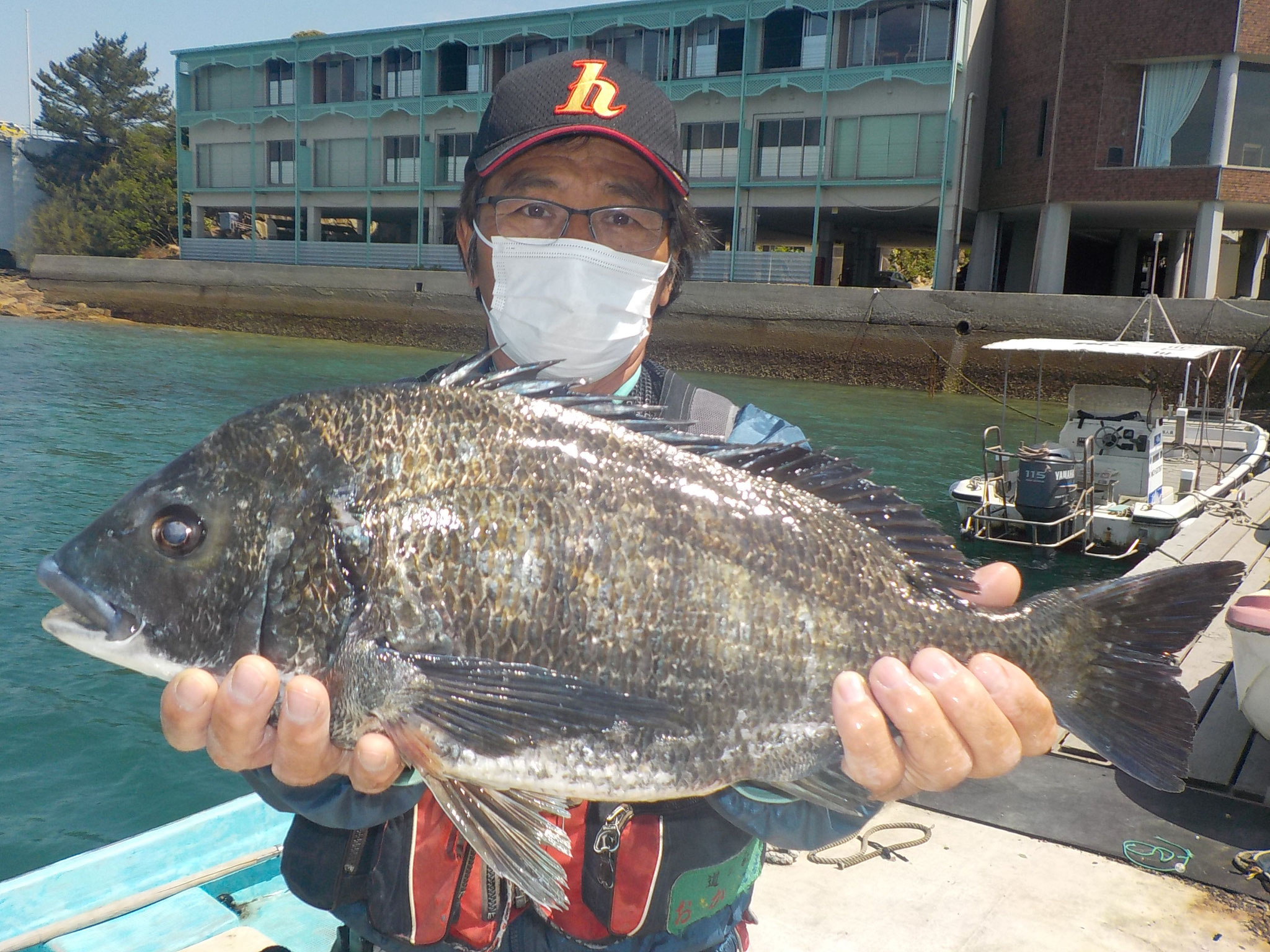 ４月１５日　ボート釣りで川端さん　ガバチヌ５１．５cm