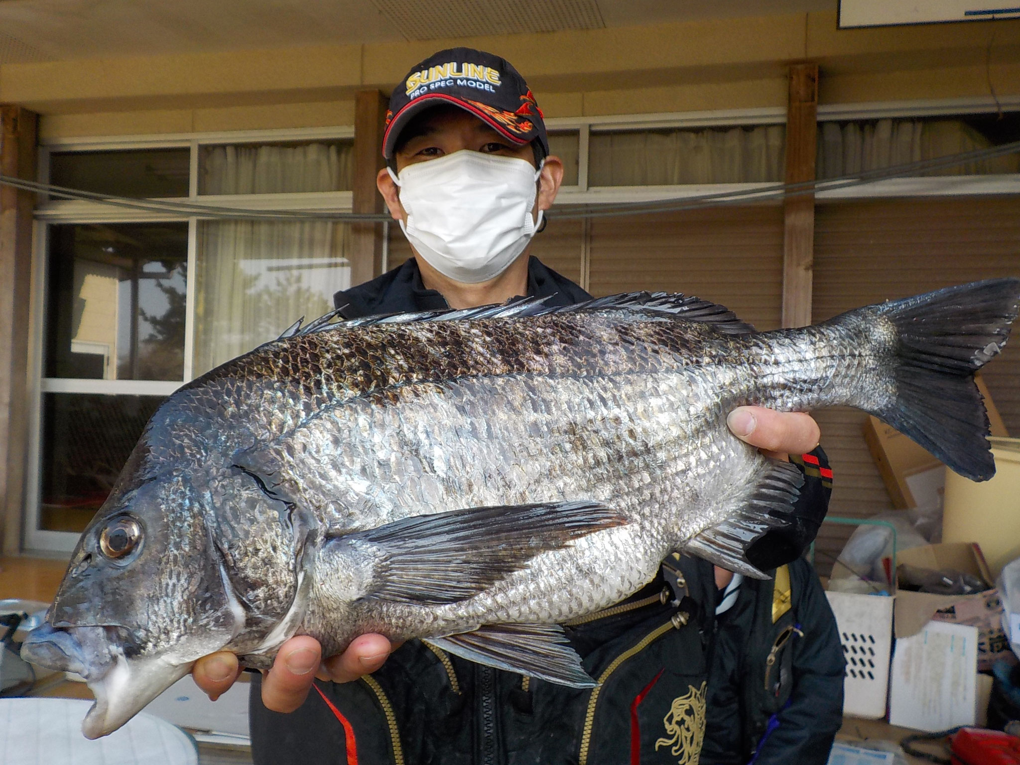 ３月２４日　磯釣りで宮下さん　ガバチヌ５０．５cm