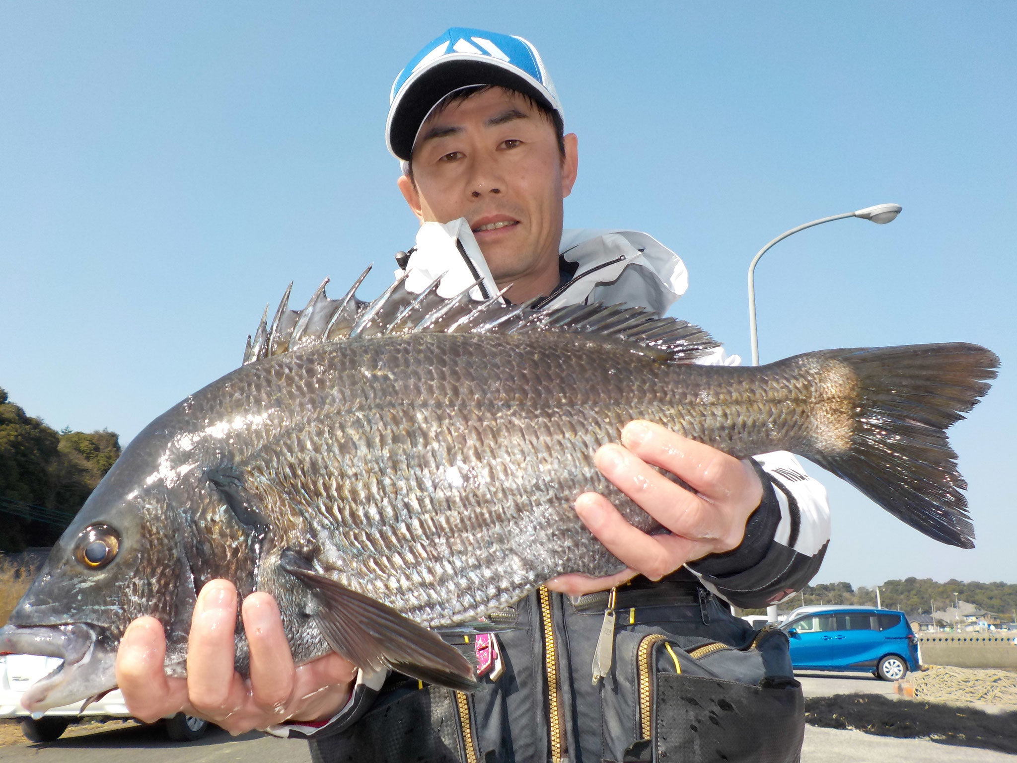 ３月１１日　磯釣りで新立さん　ガバチヌ５０㎝