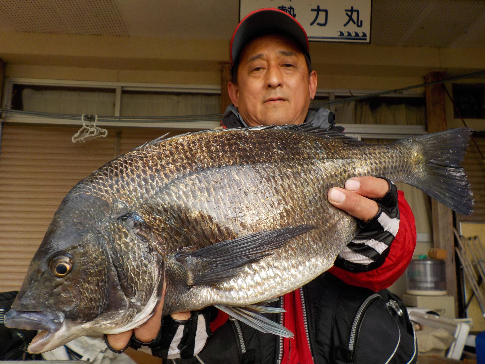 ４月１５日　磯釣りで清田さん　ガバチン５０．５㎝