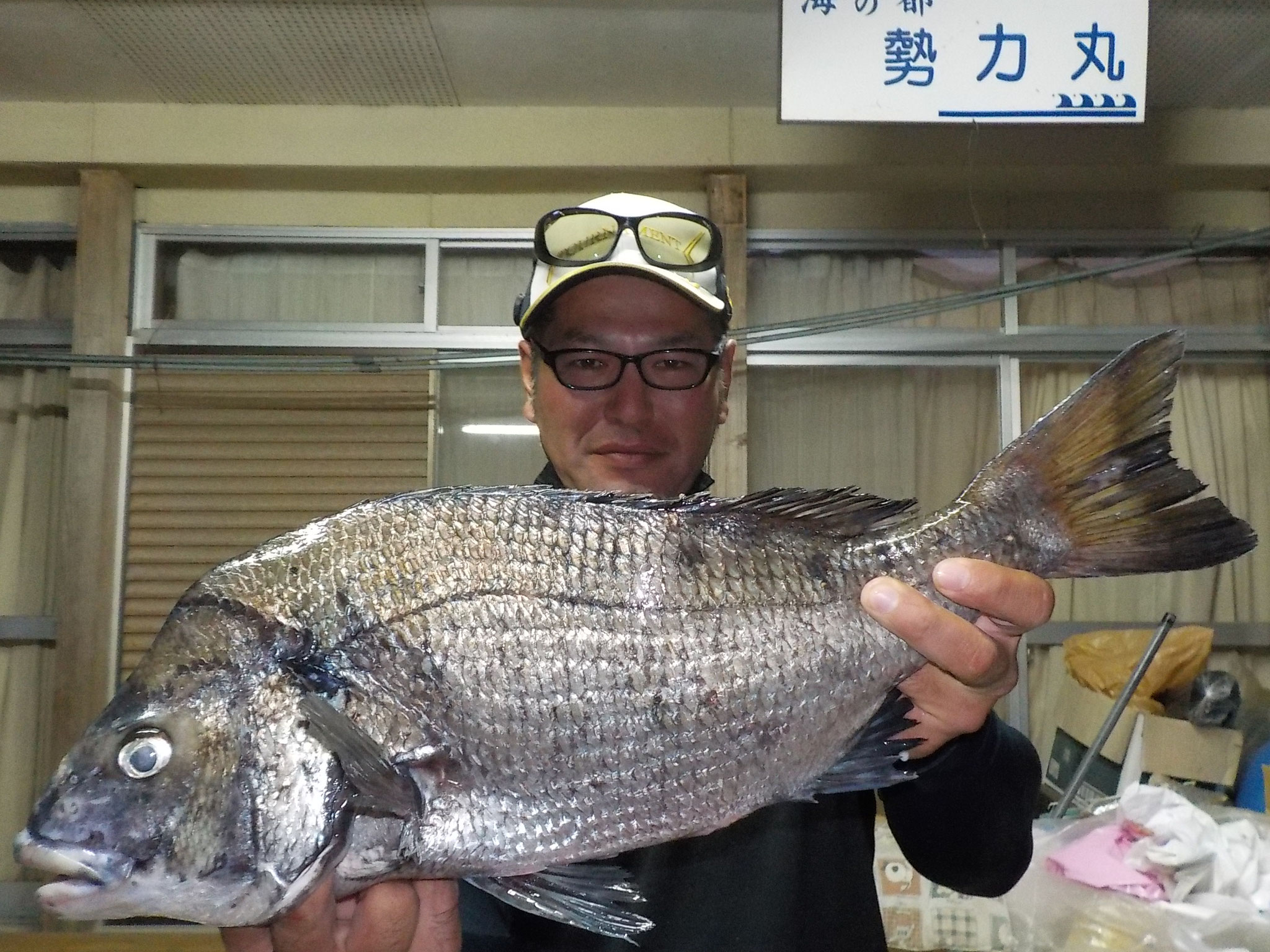 ５月６日　磯釣りで辰岡さん　ガバチン５０．２cm