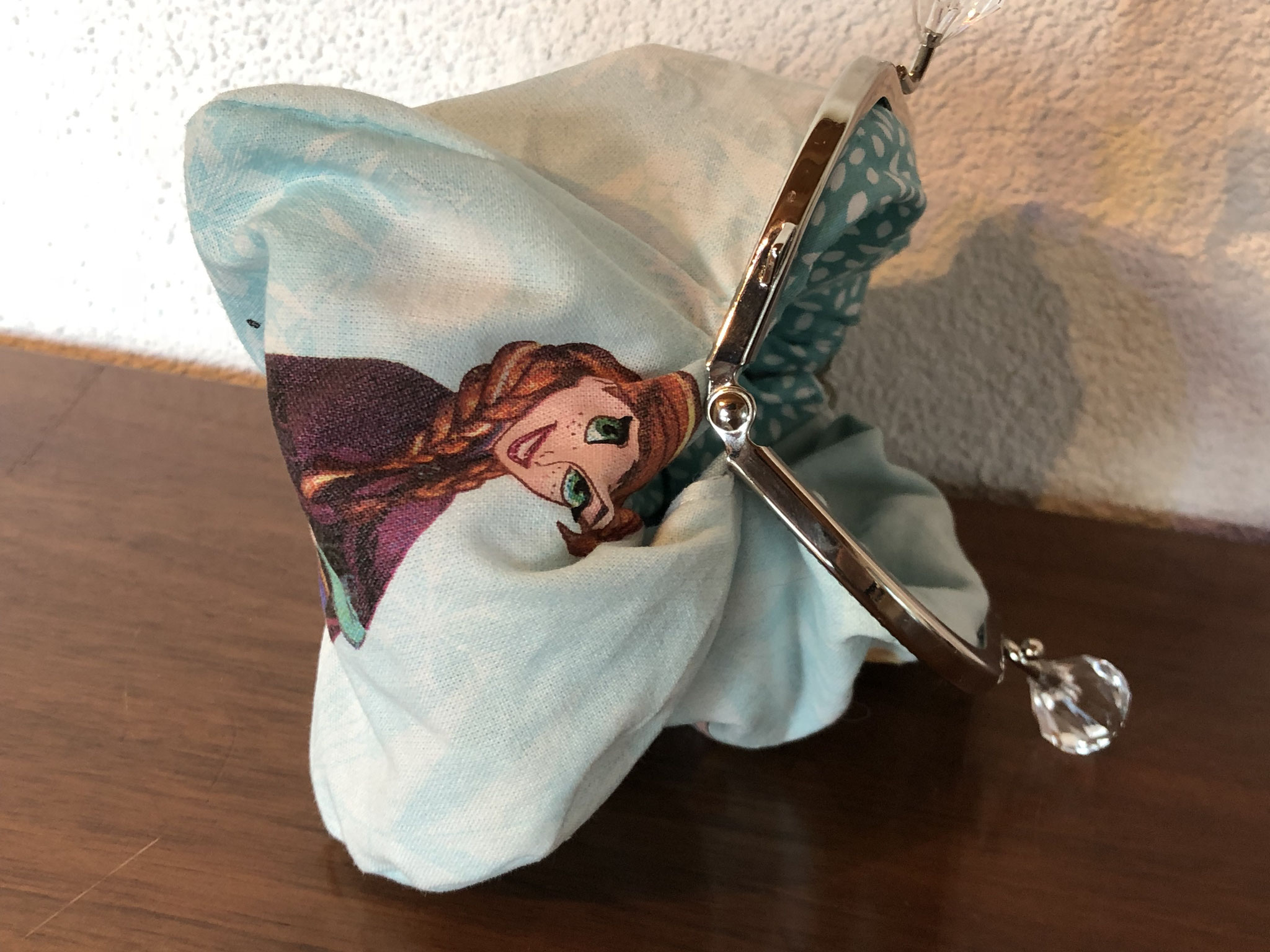 3207 Frozen hellblau, CHF 37.50