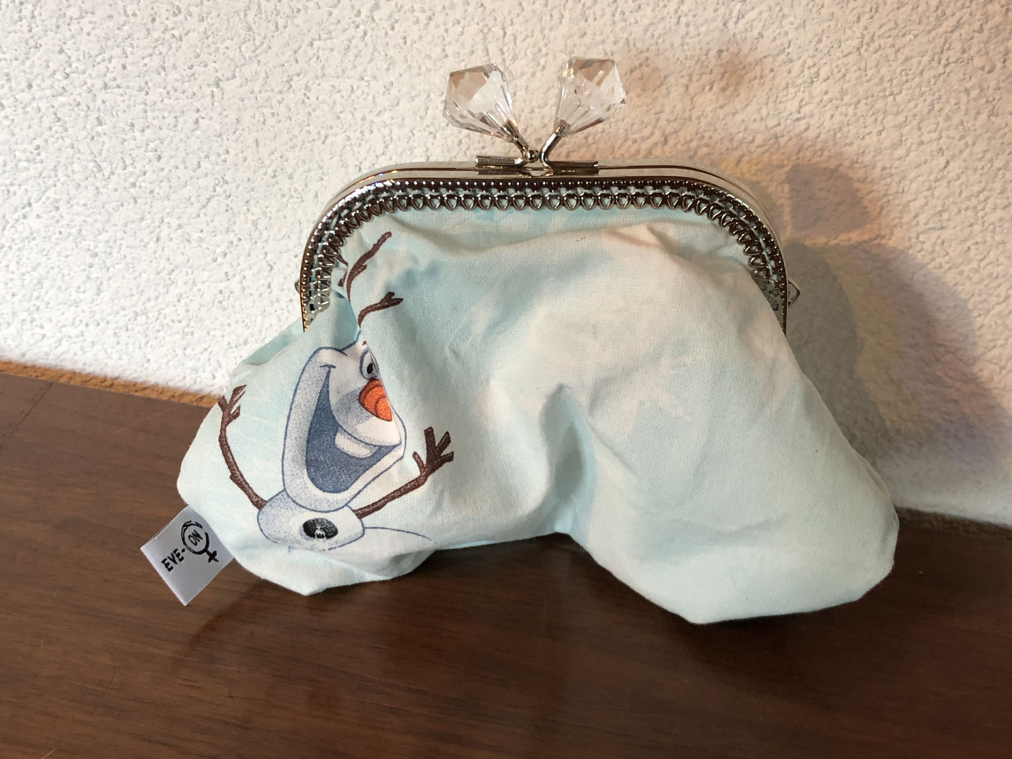 3207 Frozen hellblau, CHF 37.50