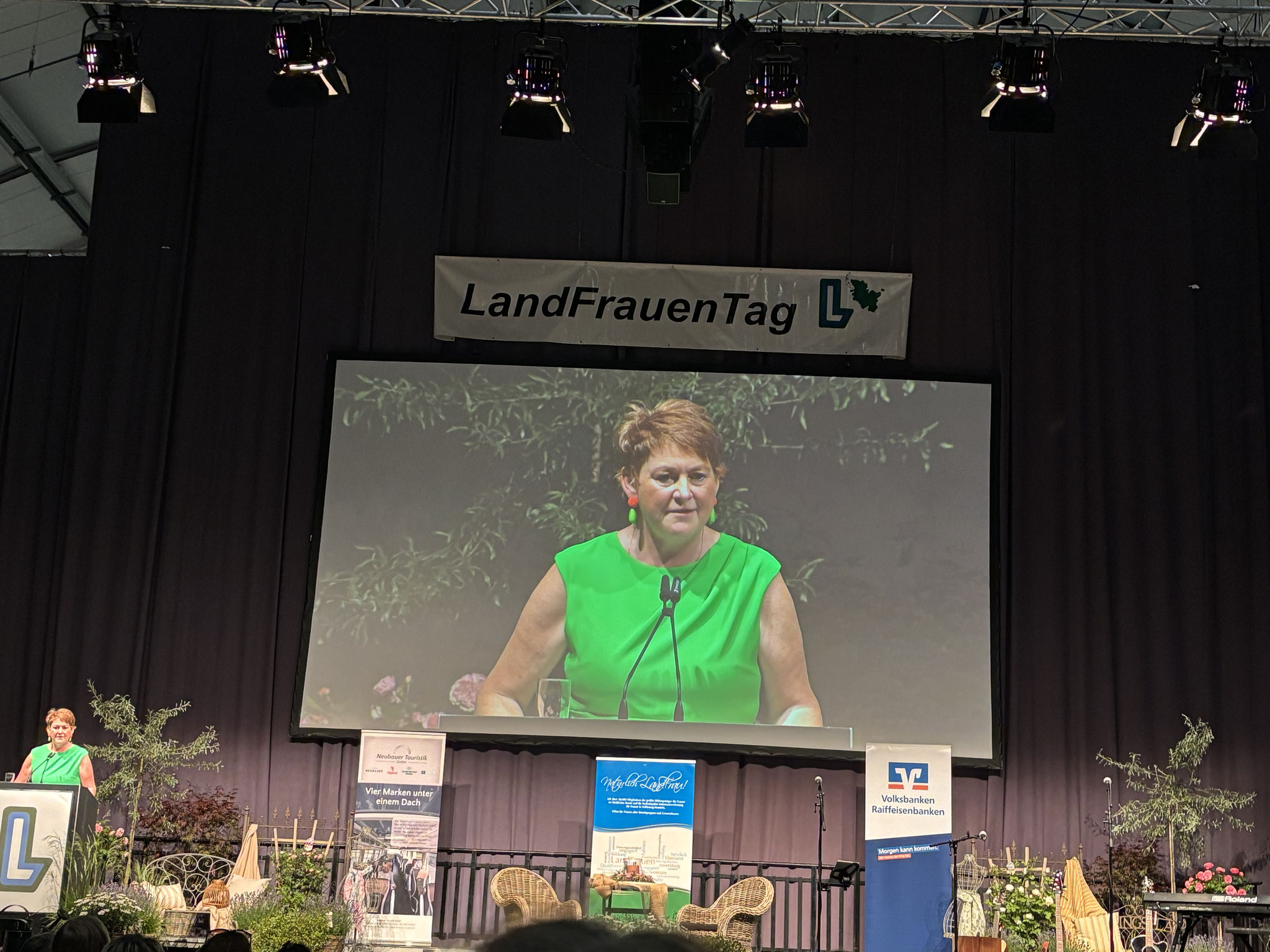 Begrüßung durch unsere Präsidentin Claudia Jürgens