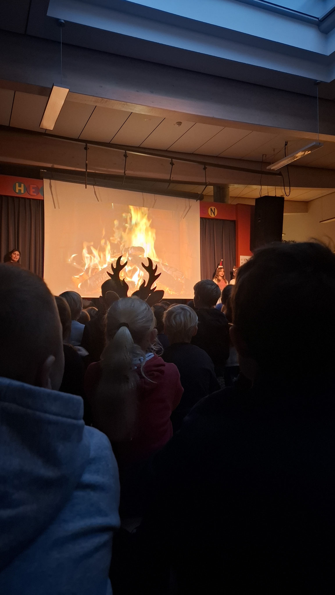 Singen in der Aula