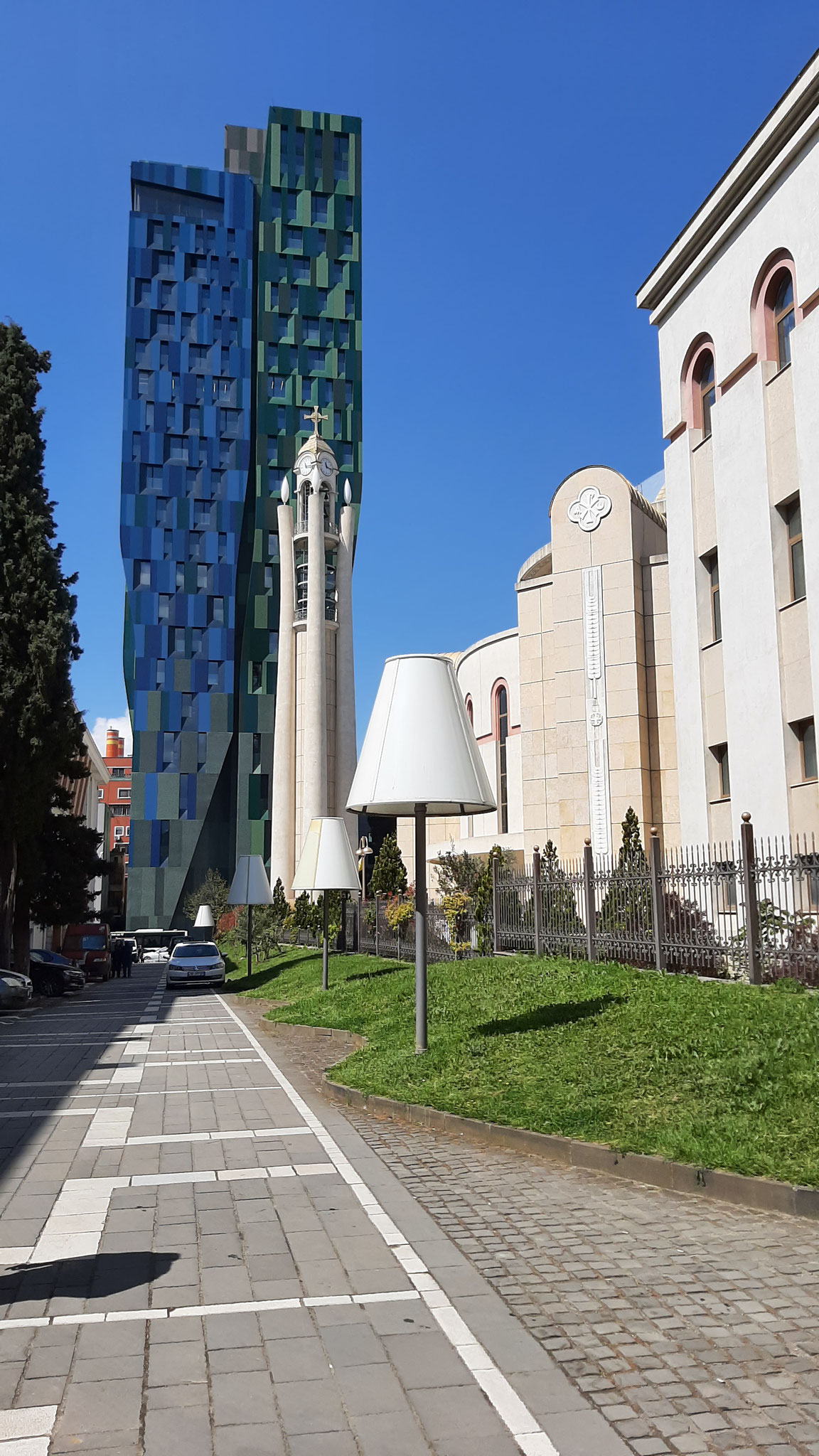 Moderno edificio de Tirana