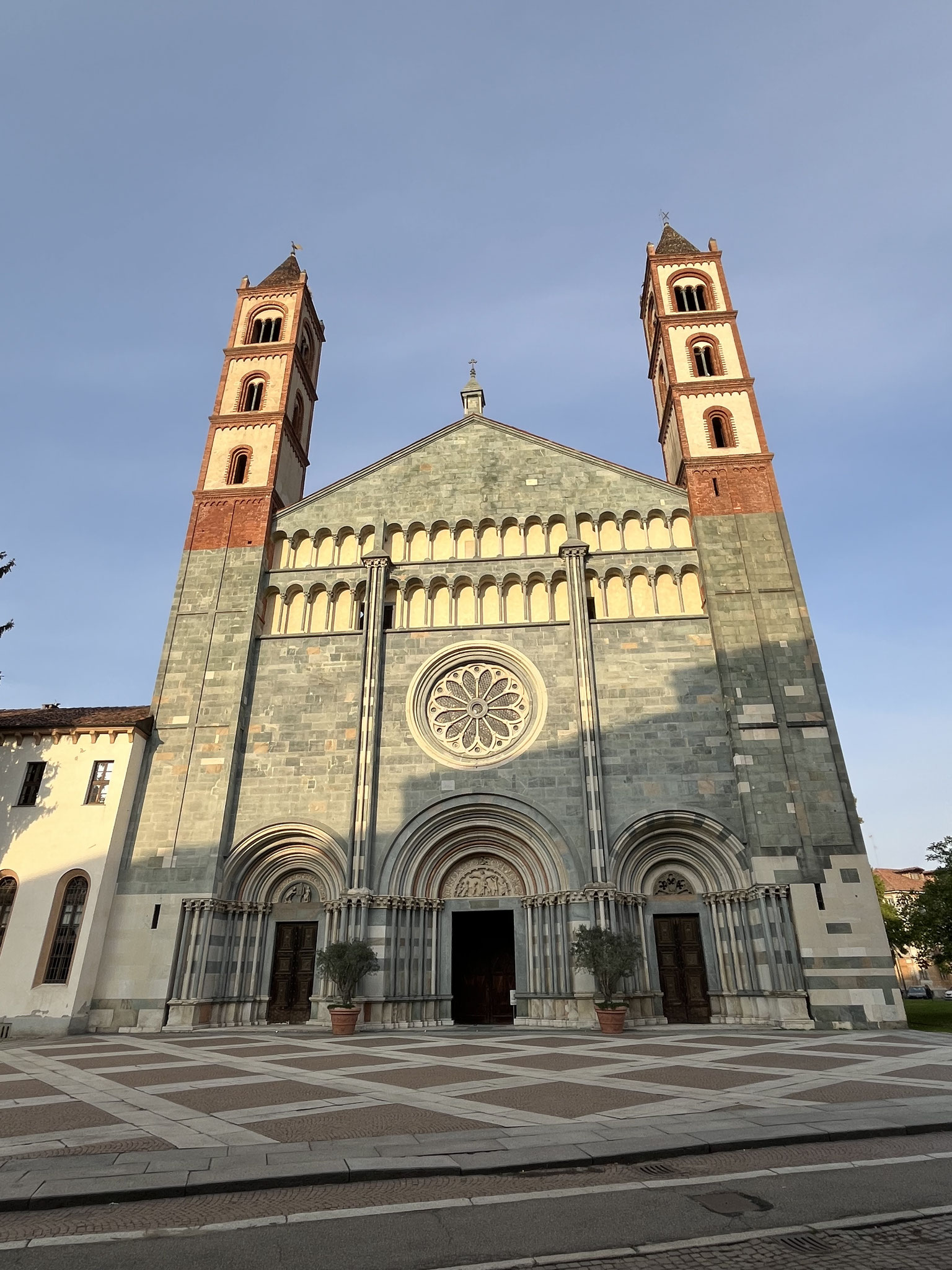 … und diese gigantische Basilika.