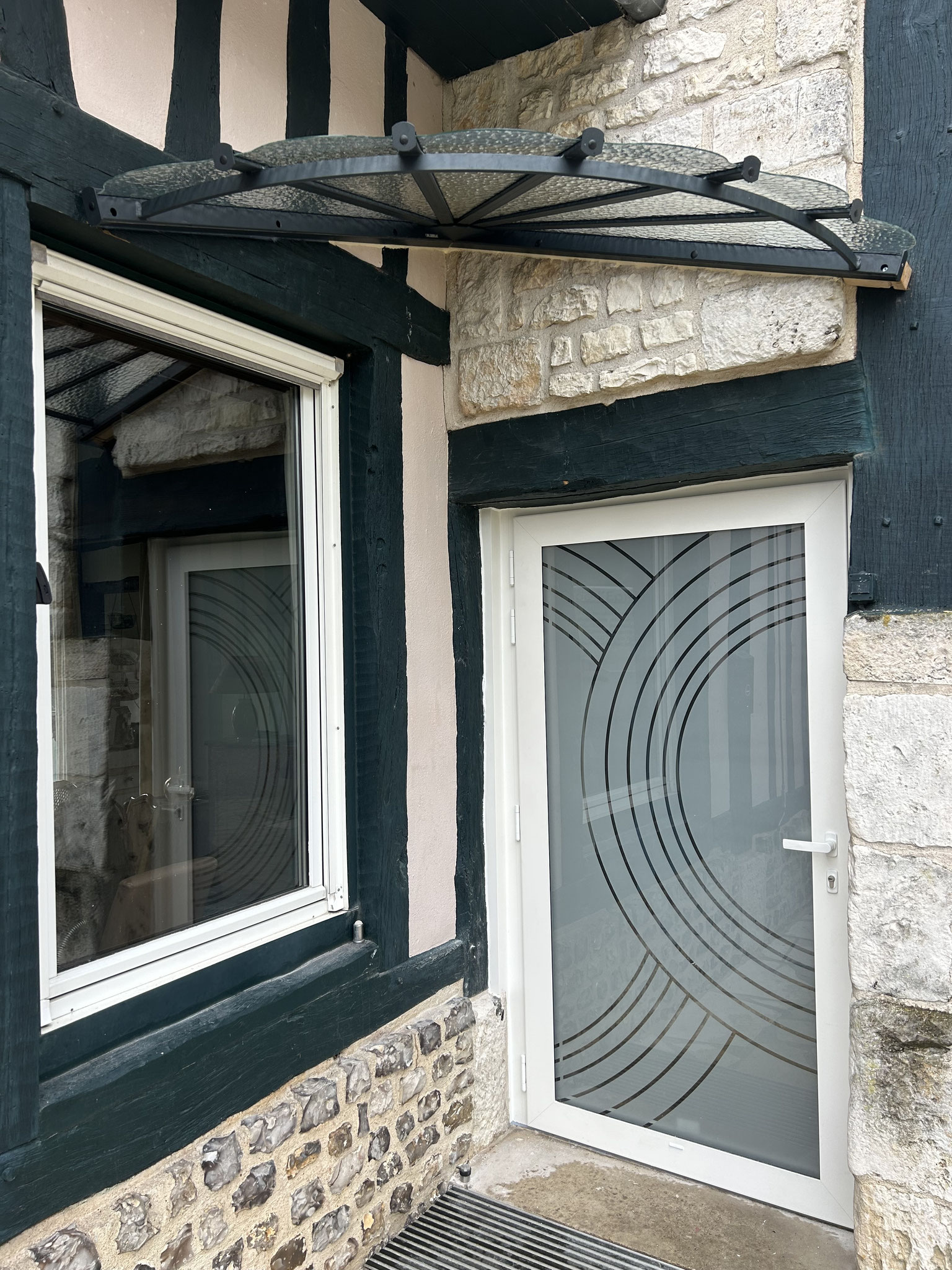 Porte d'entrée PVC et Marquise Aluminium