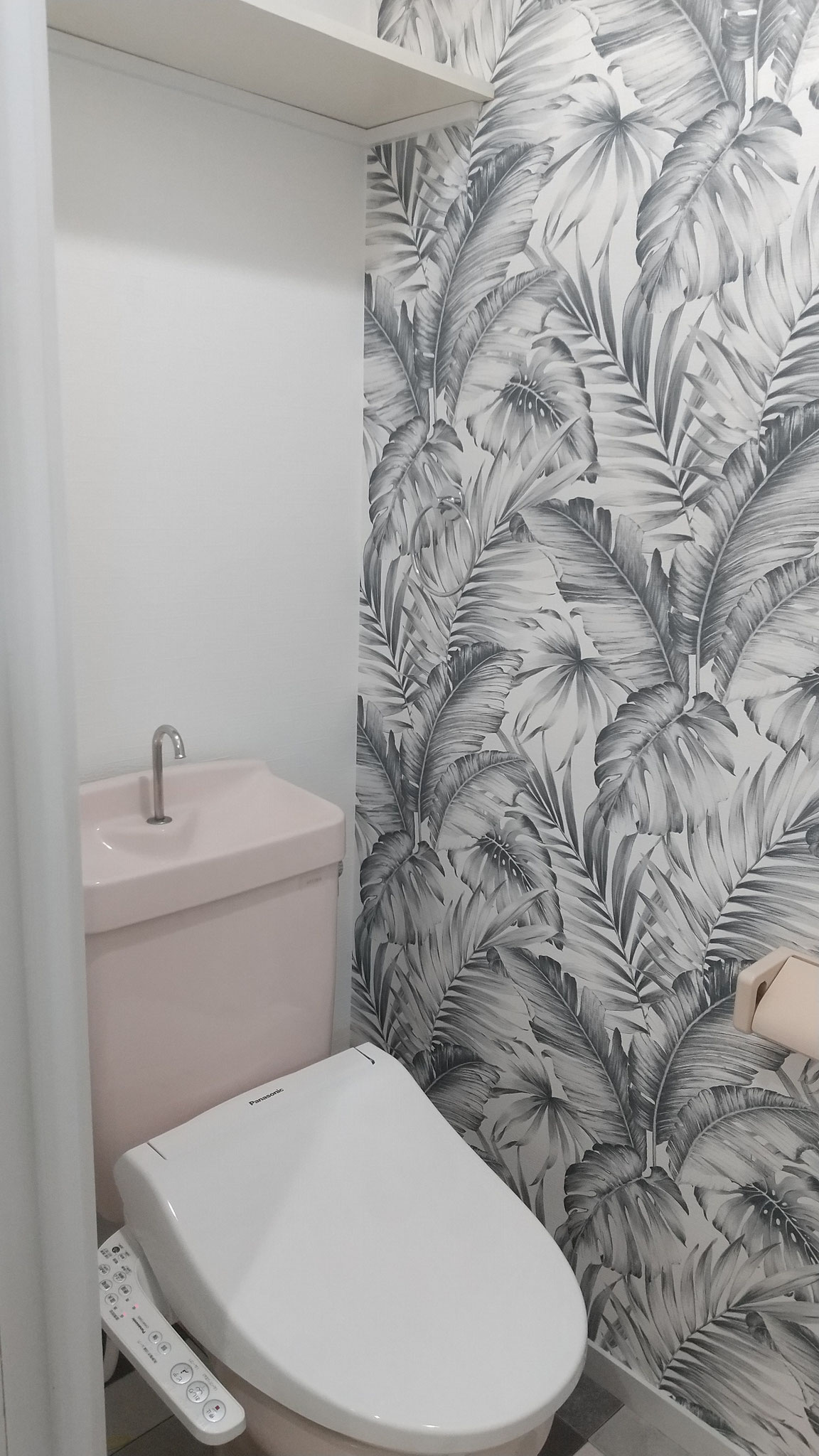 温水洗浄便座付きトイレ（リフォーム中の為同間取り別部屋のお写真です）