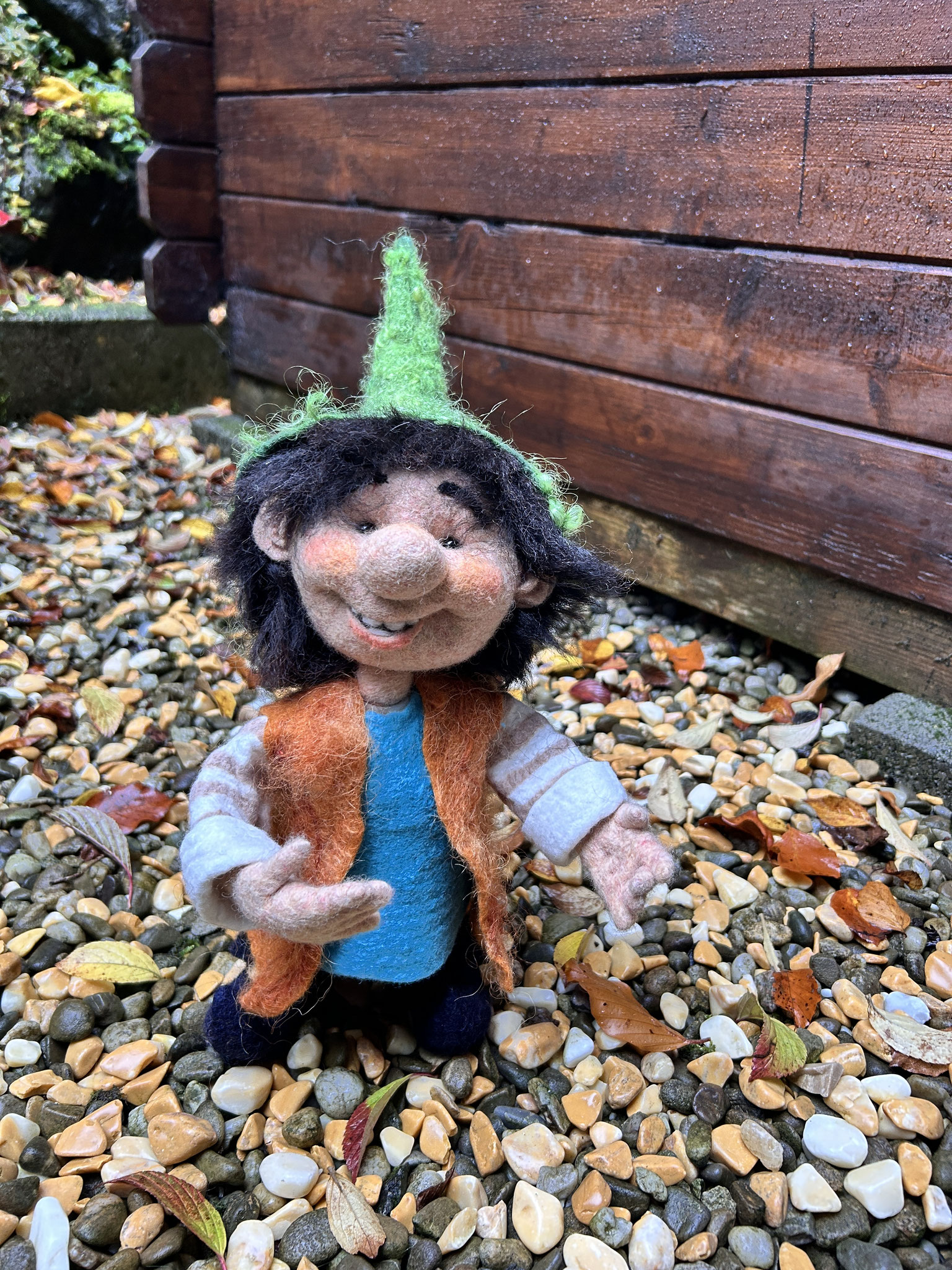 Zwerg 27 cm, mit Obendrüberhut Nr. 6