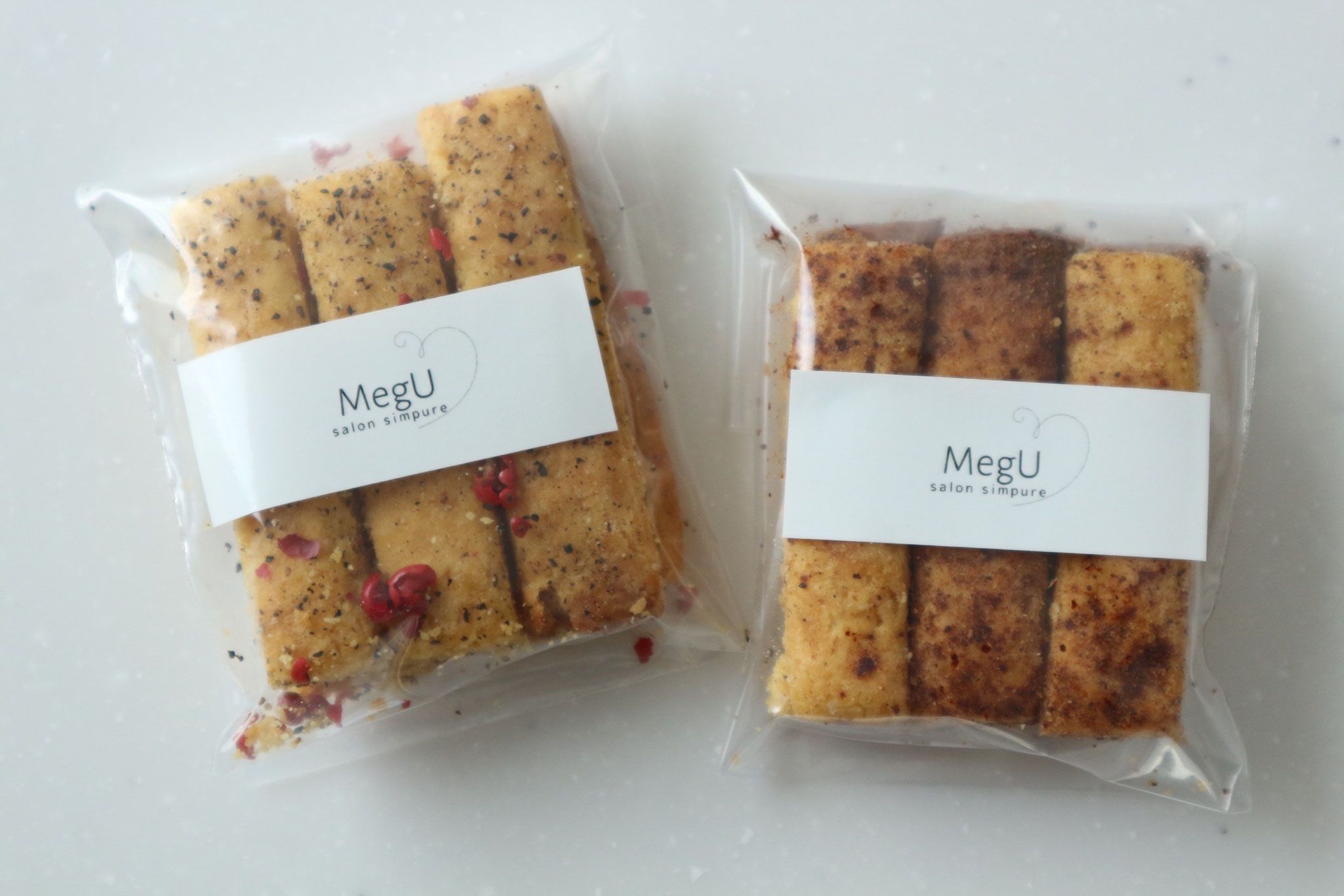 ポレンタ粉クッキー（ダブルペッパー・チャイ）6本入り・各600円