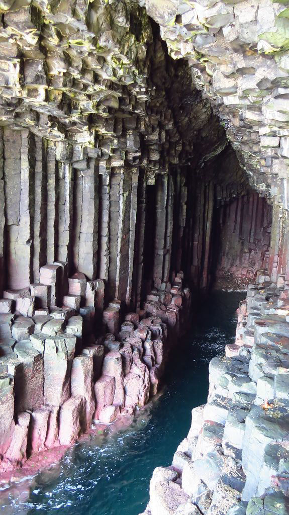 Die "Fingal's Cave"