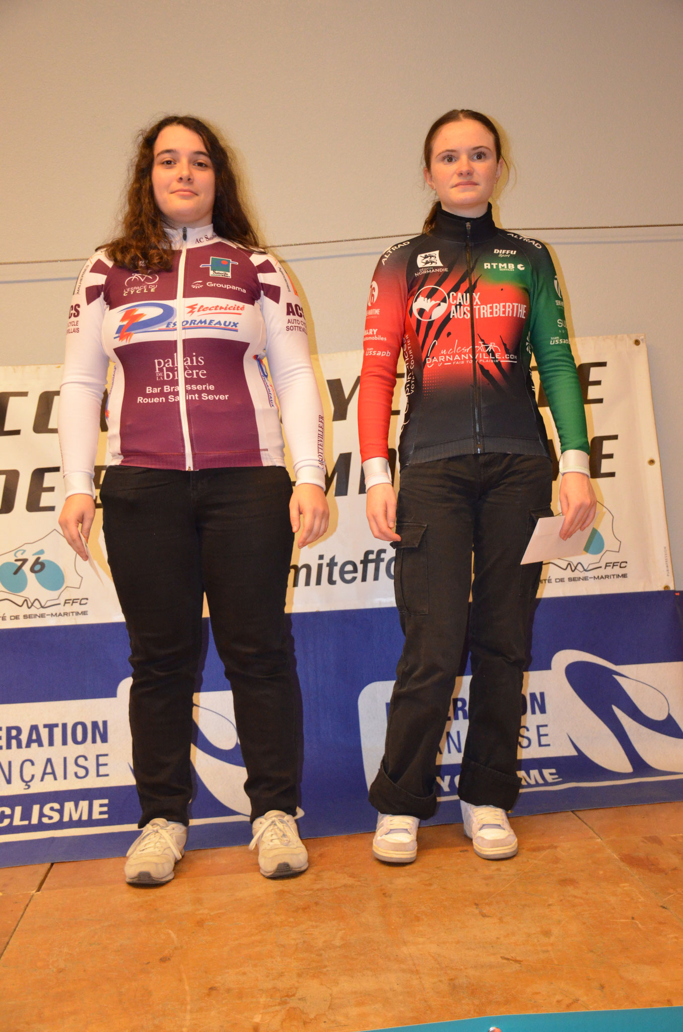 Suzanne LESEIGNEUR (USSA Pavilly Barentin) et Maxine ROSSIGNOL (AC Sotteville)