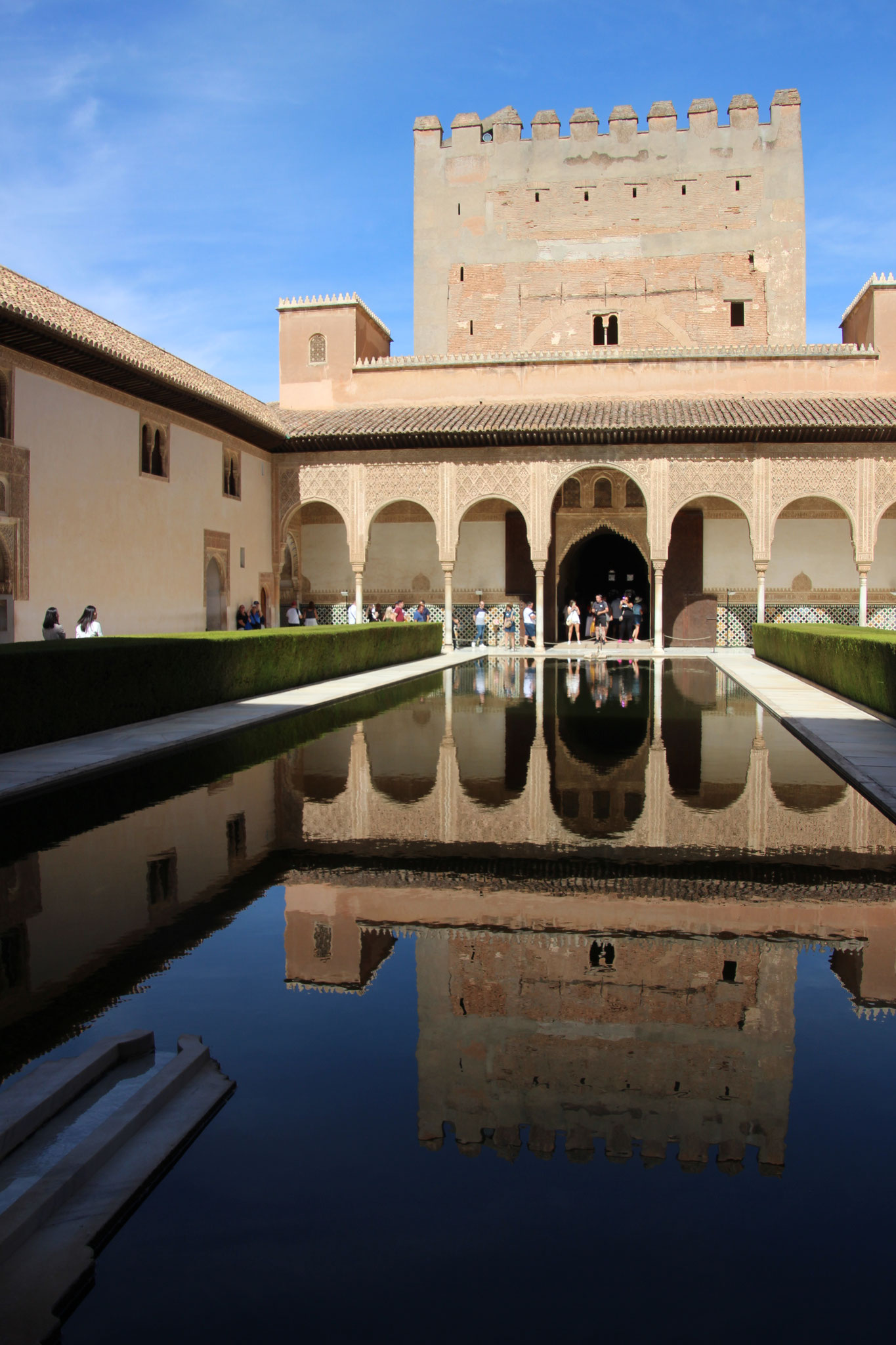 Perfekt angelegt und atemberaubend schön: Die Paläste und Gartenanlagen in der Alhambra beeindrucken nachhaltig. Foto: Ulrike Schwerdtfeger