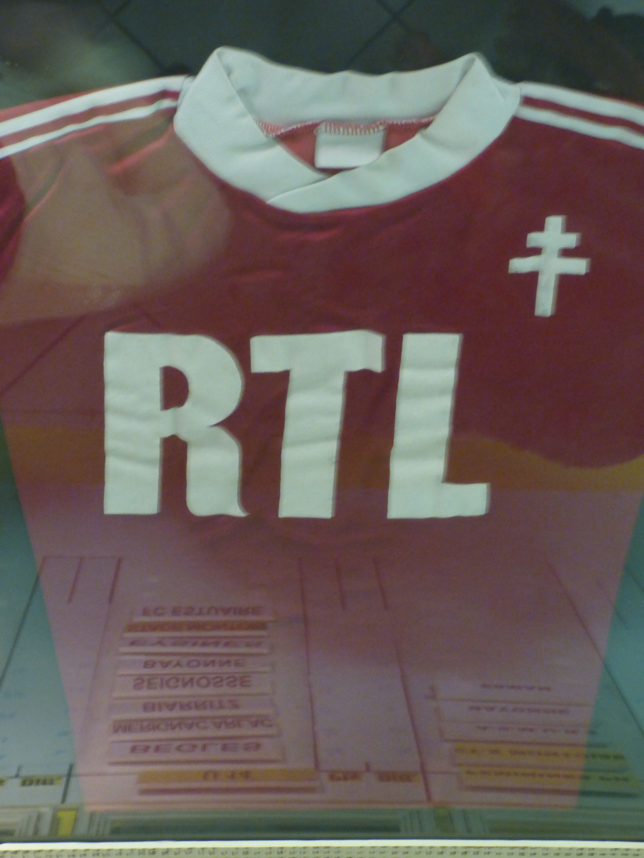 Maillot FC Metz c/ Stade 1993 (Visible Club House de l'Argenté)