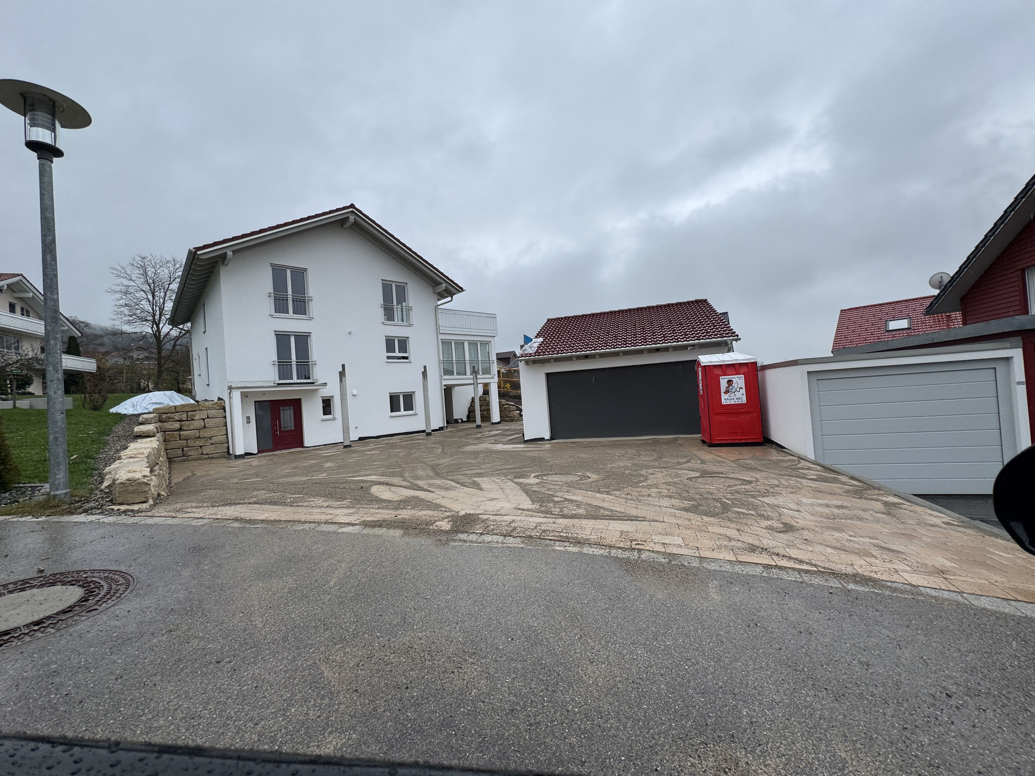 BV: Haldenwang Schlüsselfertiges EFH mit Doppelgarage und Carport