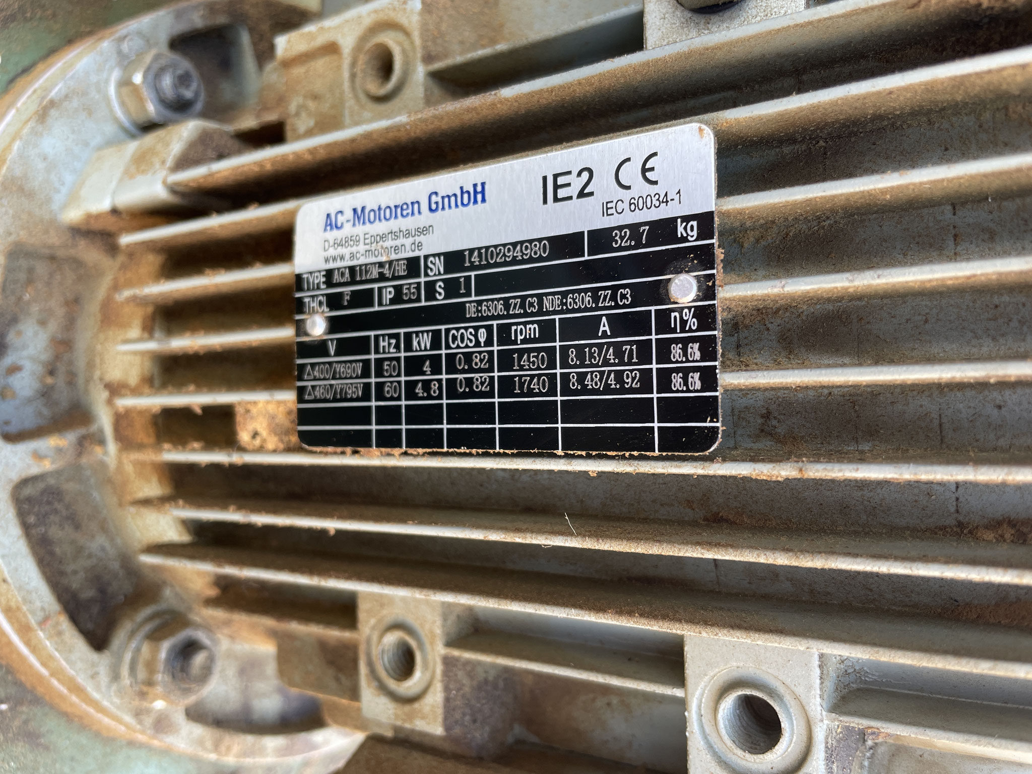 Typenschild eines Elektromotors