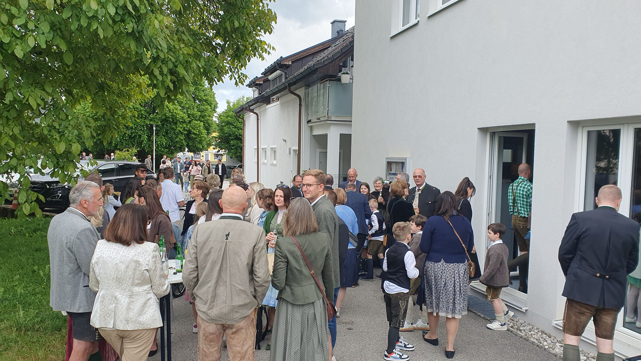 19 - Das Feiern kennt keine Grenzen