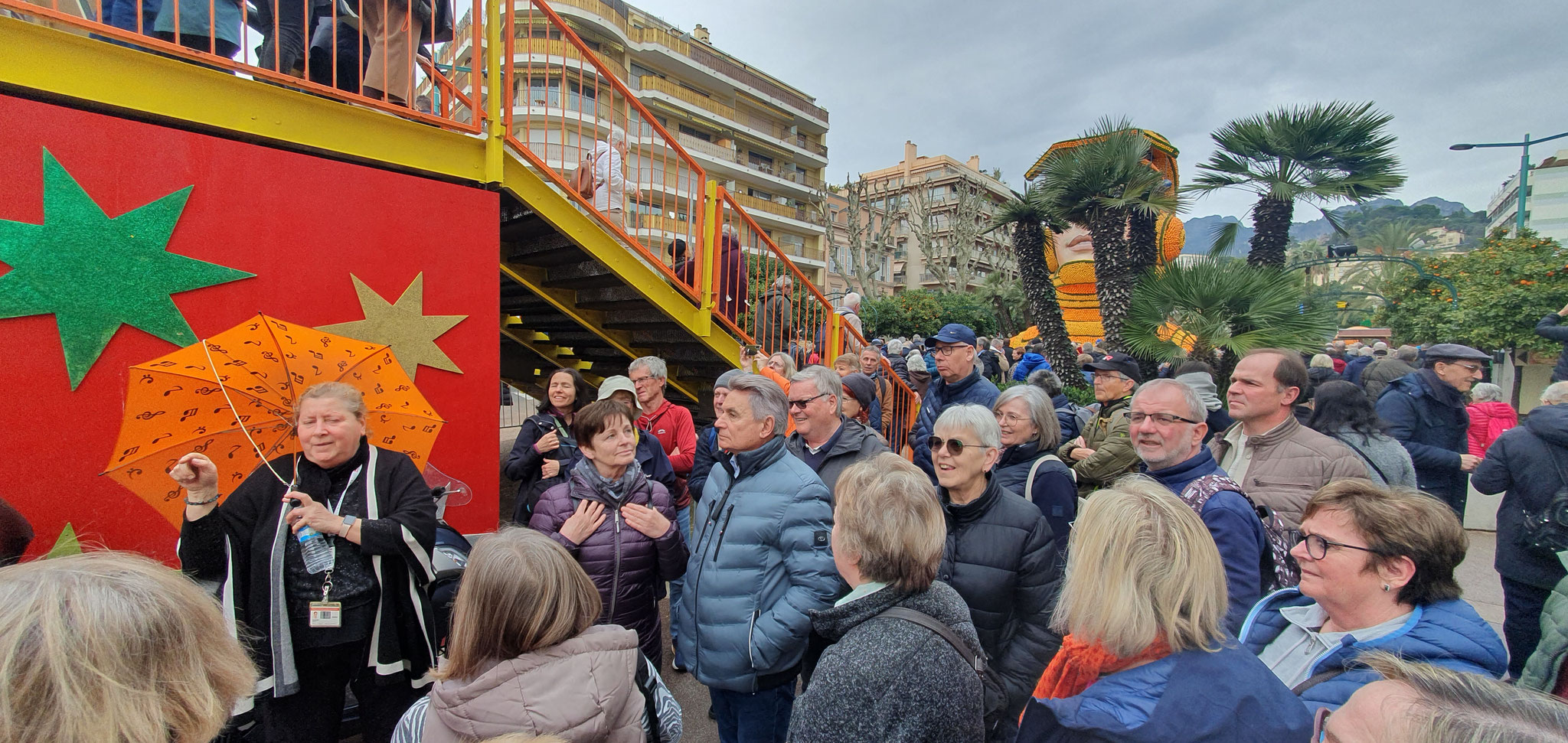 17 - Führung durch Menton