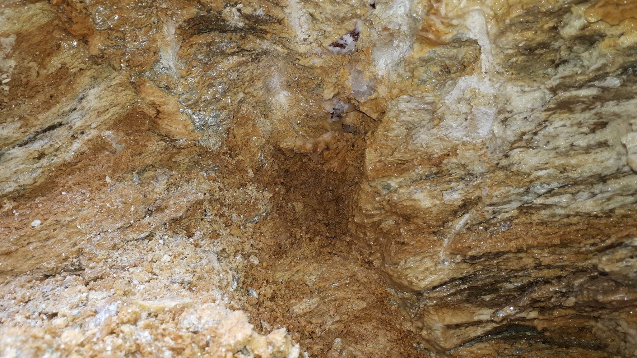 ...in another area, a collapsed cleft...