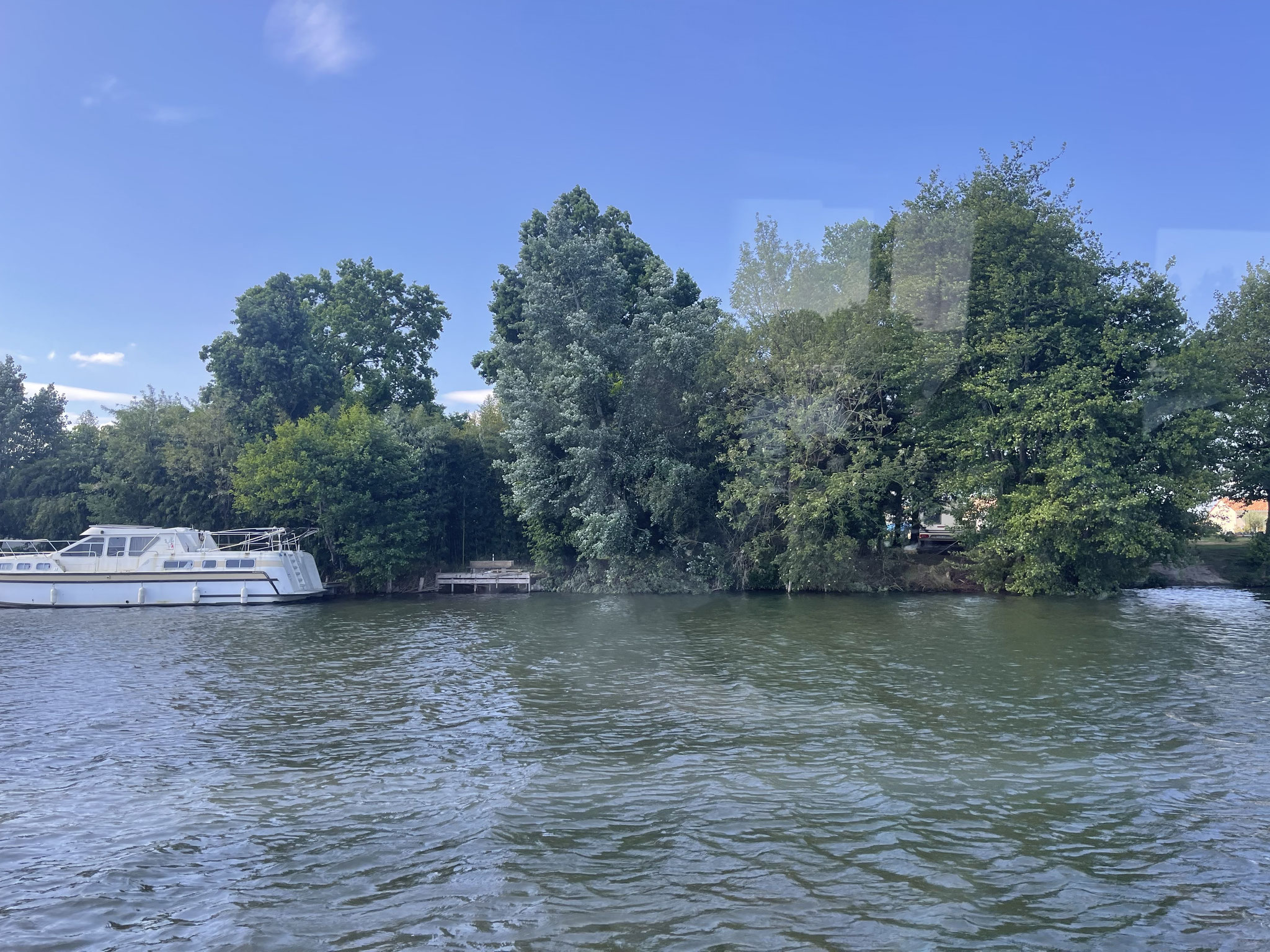 Le long de la rivière  Òlt