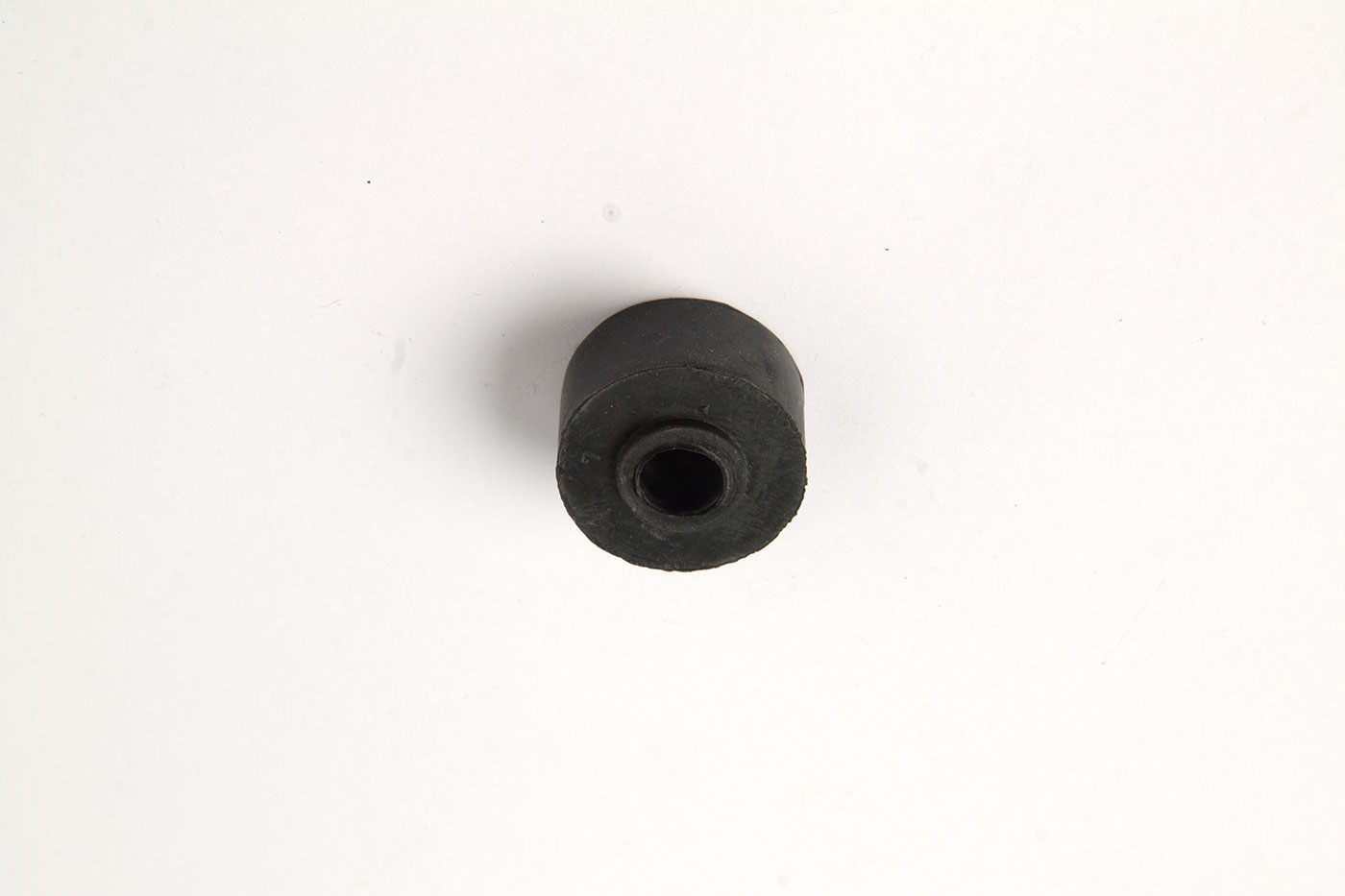 21-2905460 Gummibuchse Stoßdämpferbolzen oben.  Rubber bush shock absorber GAS 21 Volga.  Подушка крепления амортизаторов ГАЗ 21 Волга.