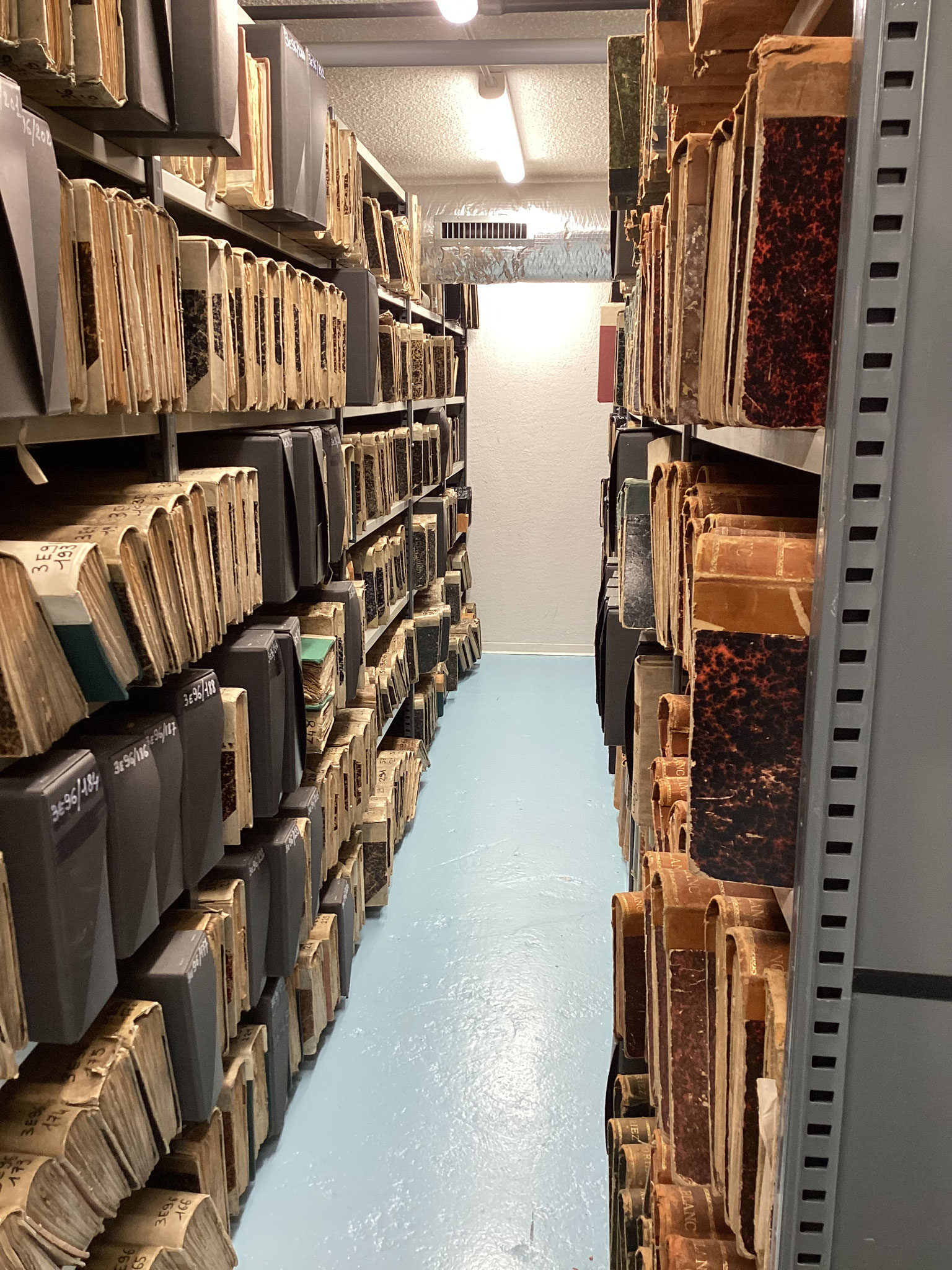 Visite des magasins de stockage des archives