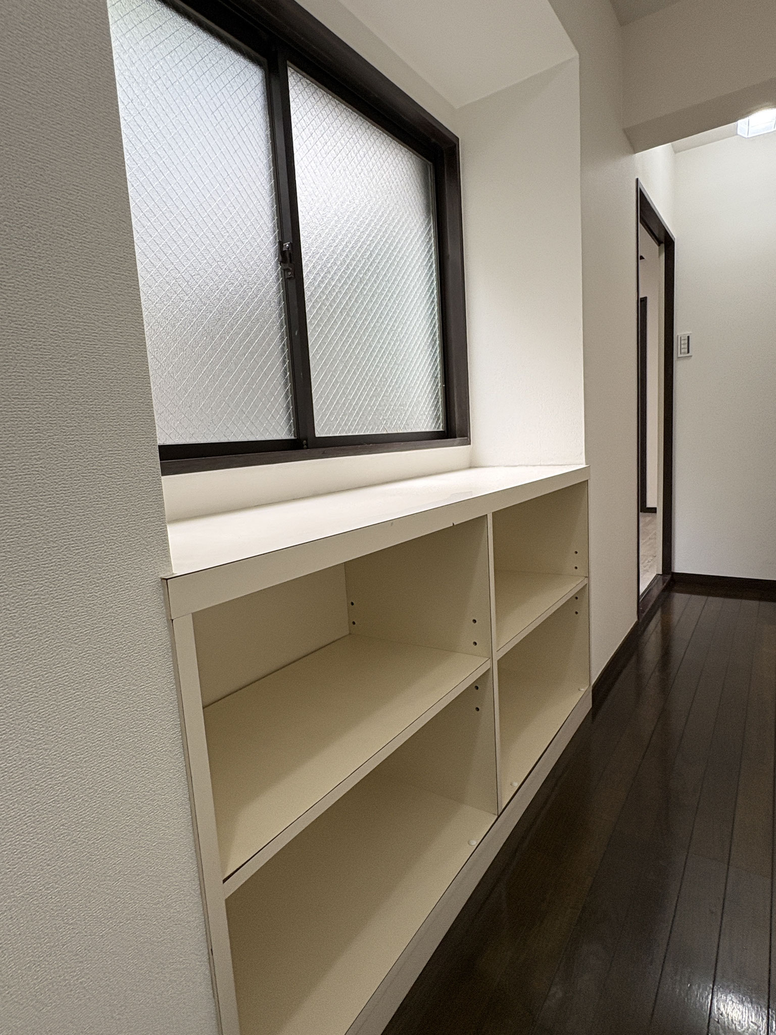 廊下の収納棚